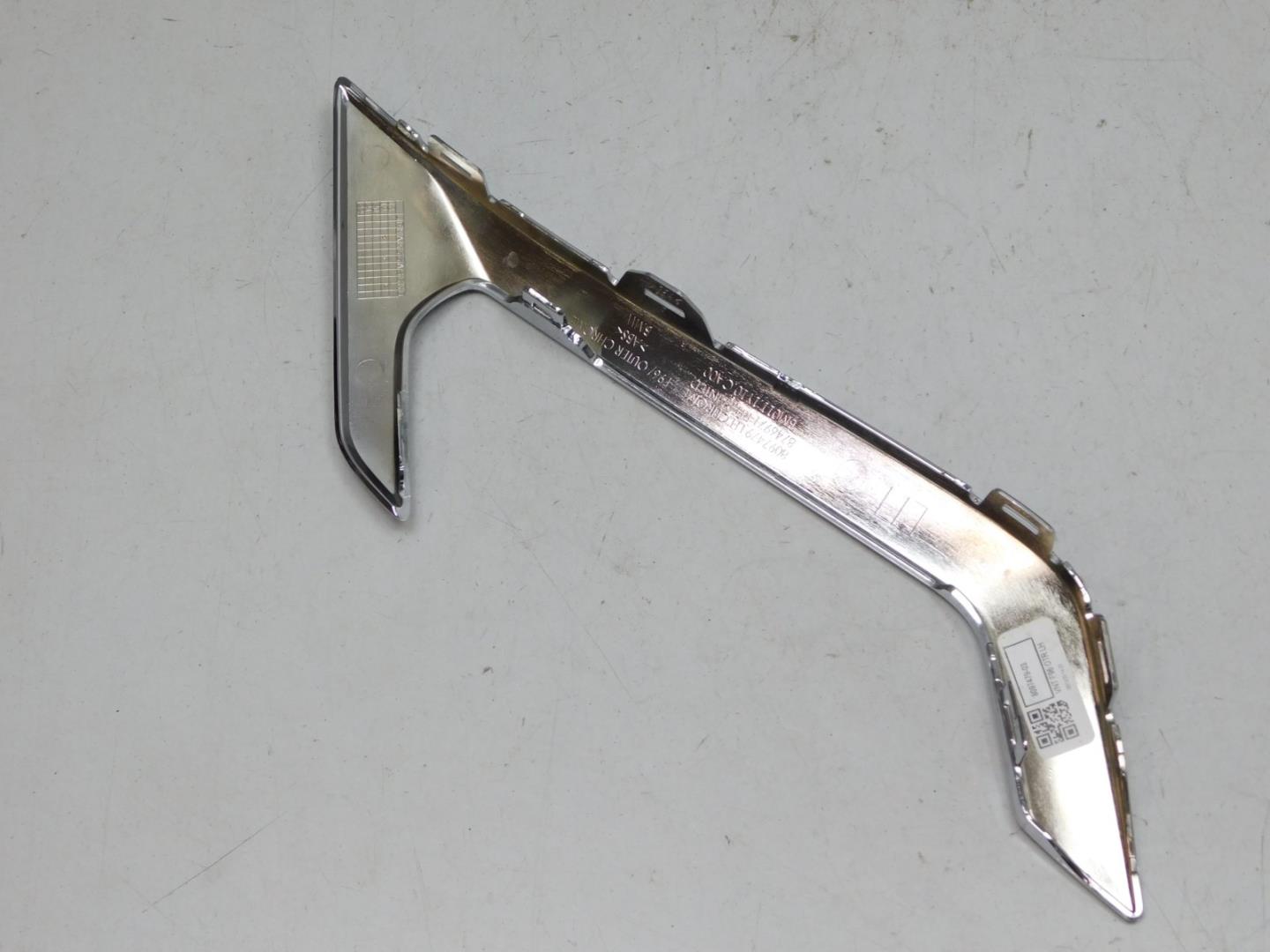 Накладка переднего крыла левого