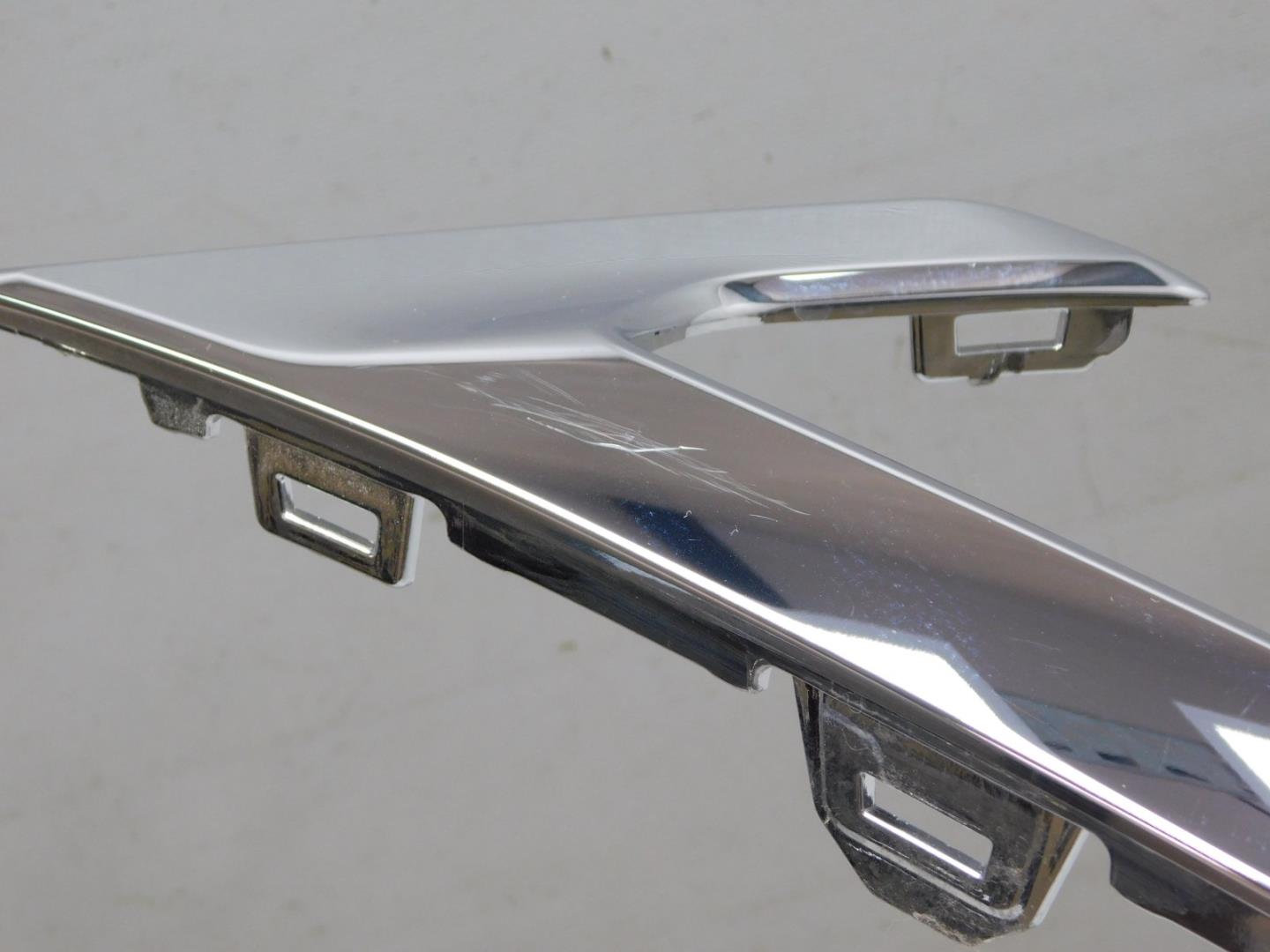 Накладка переднего крыла левого