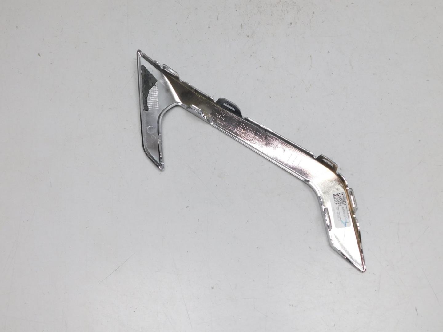 Накладка переднего крыла левого