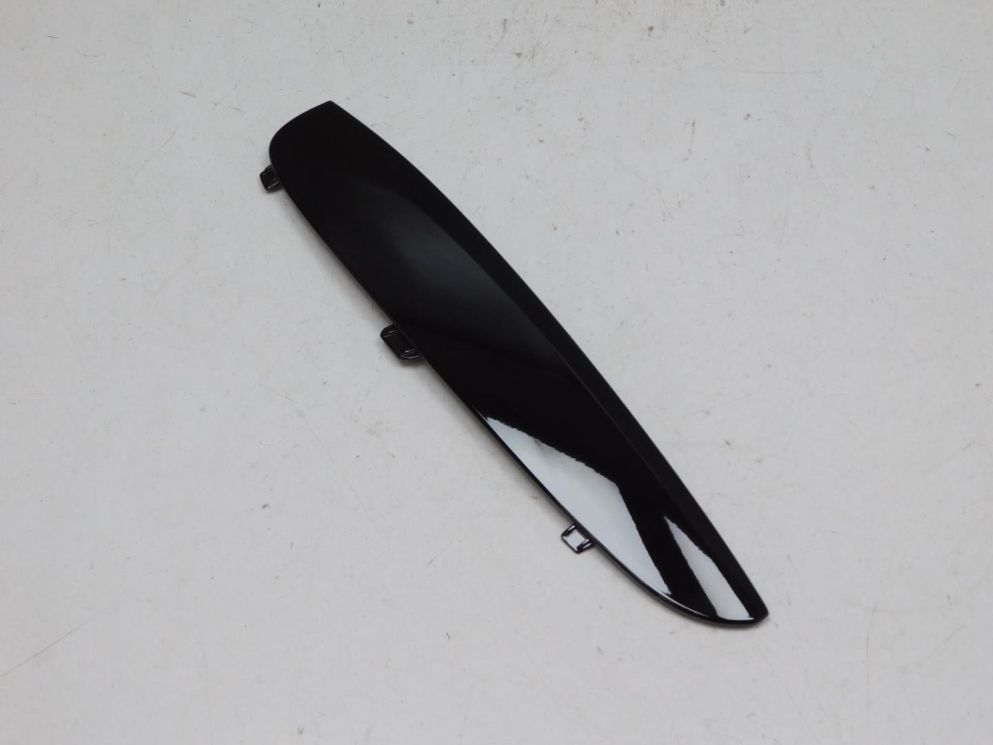 Накладка переднего крыла левого