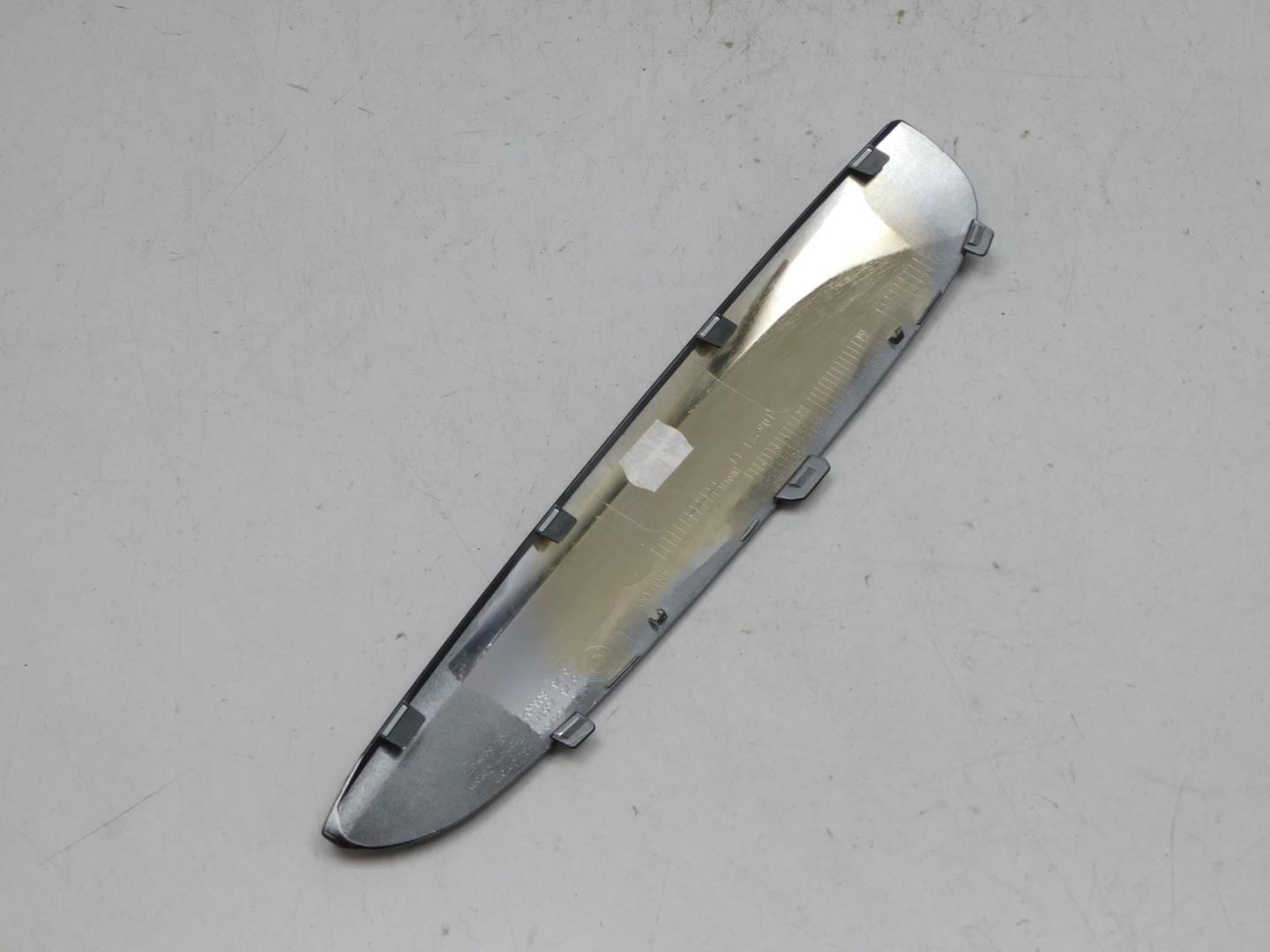 Накладка переднего крыла левого