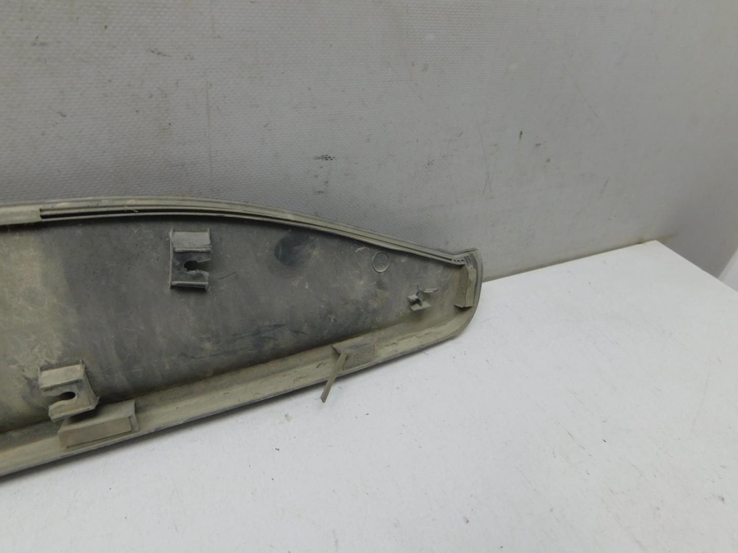 Накладка двери передней левой