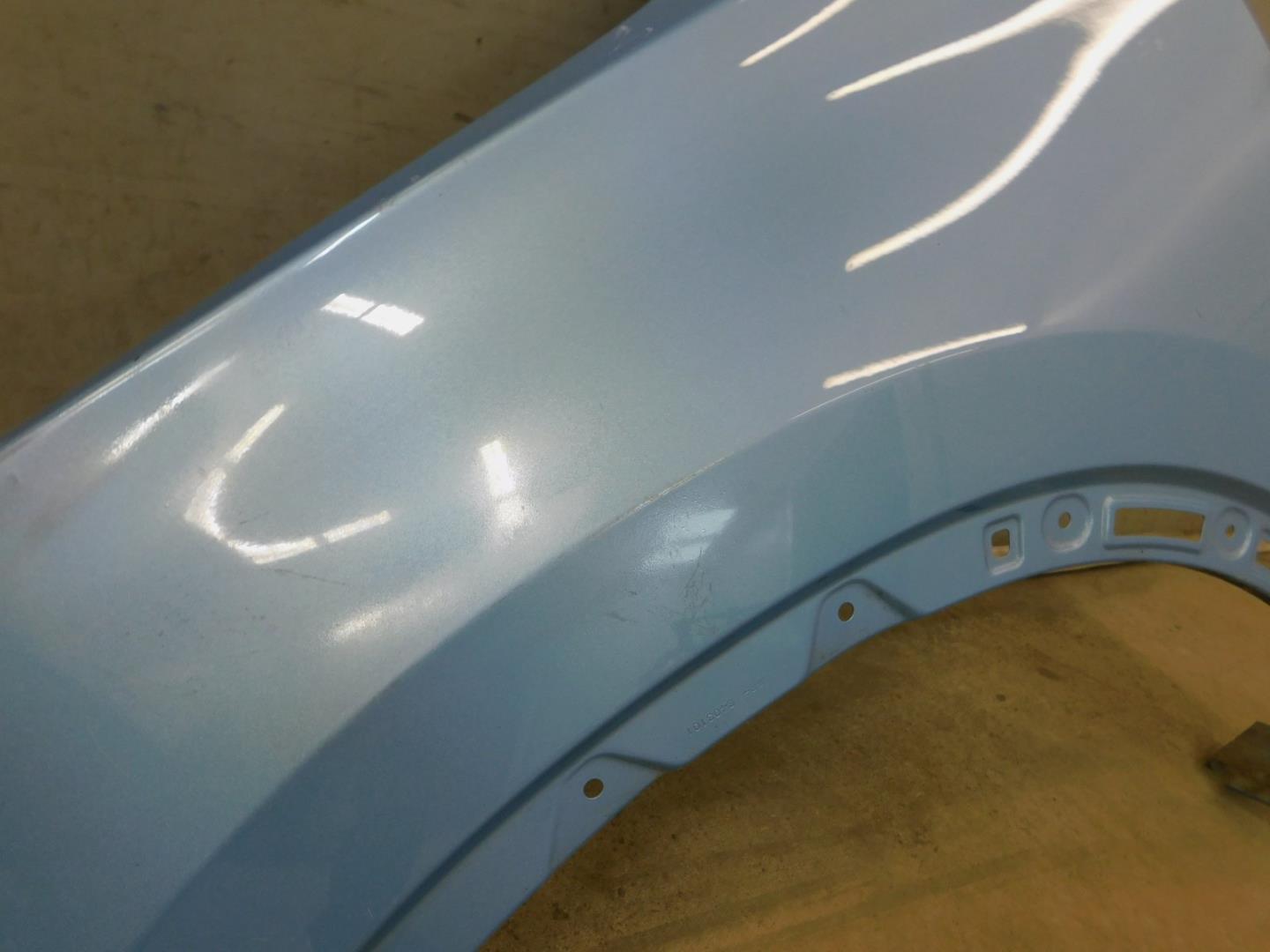 Крыло переднее левое