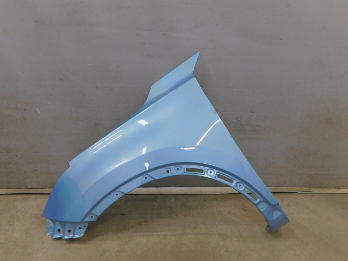 Крыло переднее левое