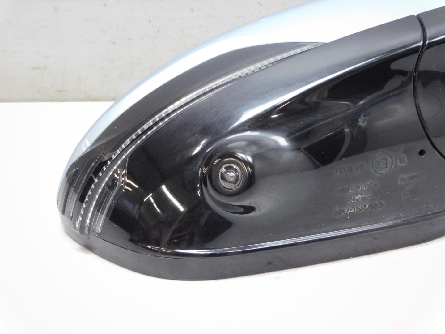 Зеркало правое электрическое