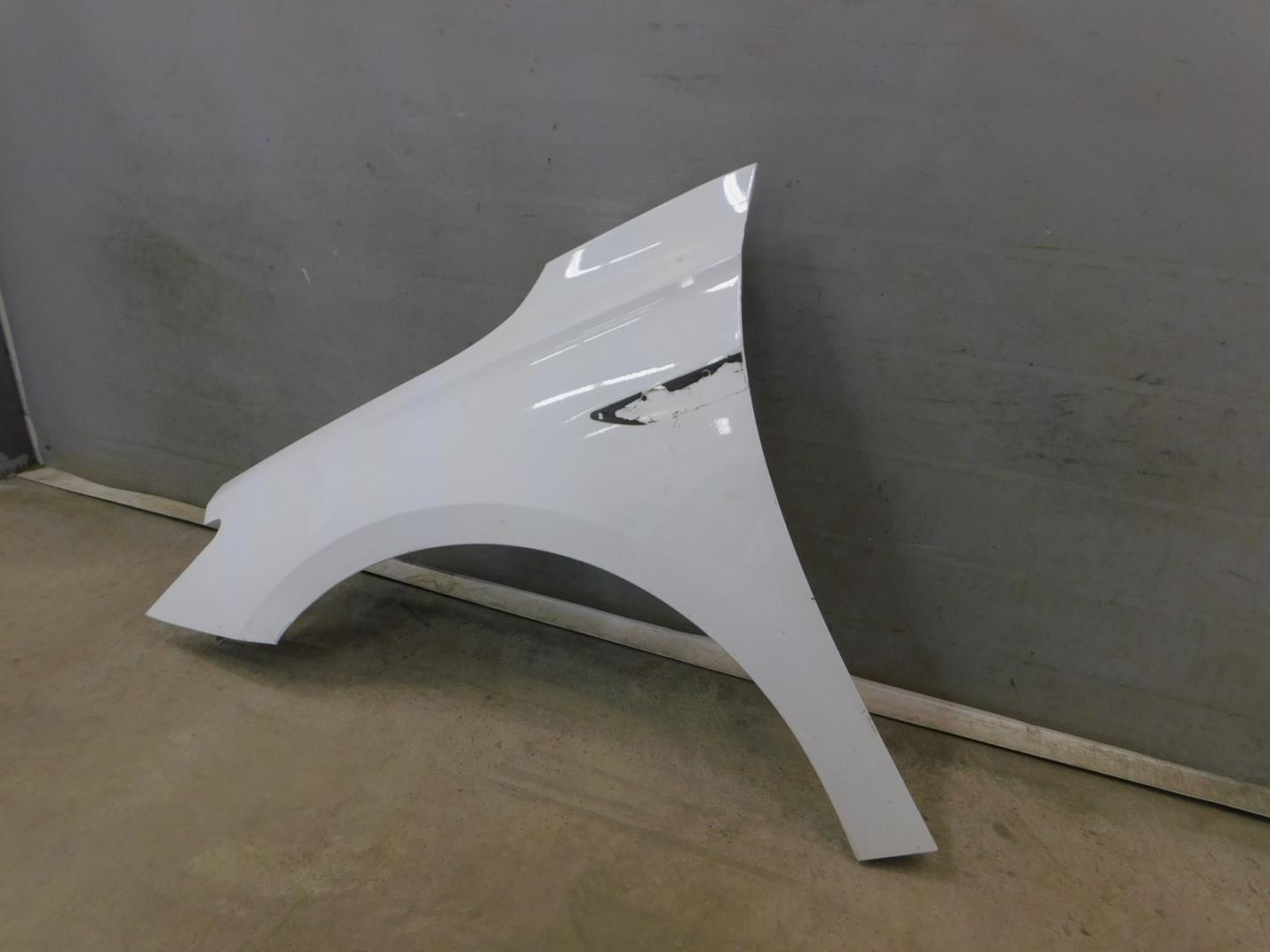 Крыло переднее левое