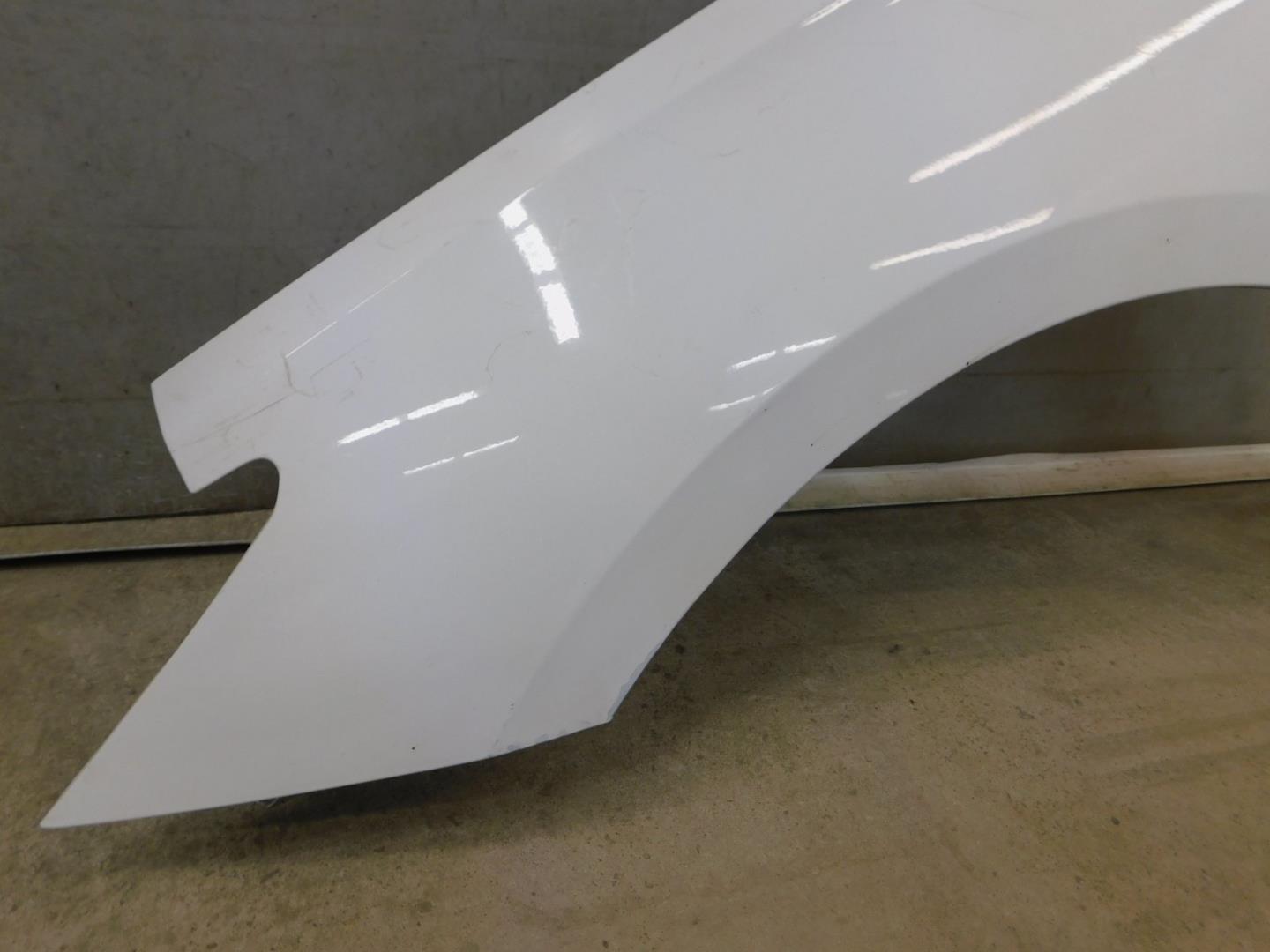 Крыло переднее левое