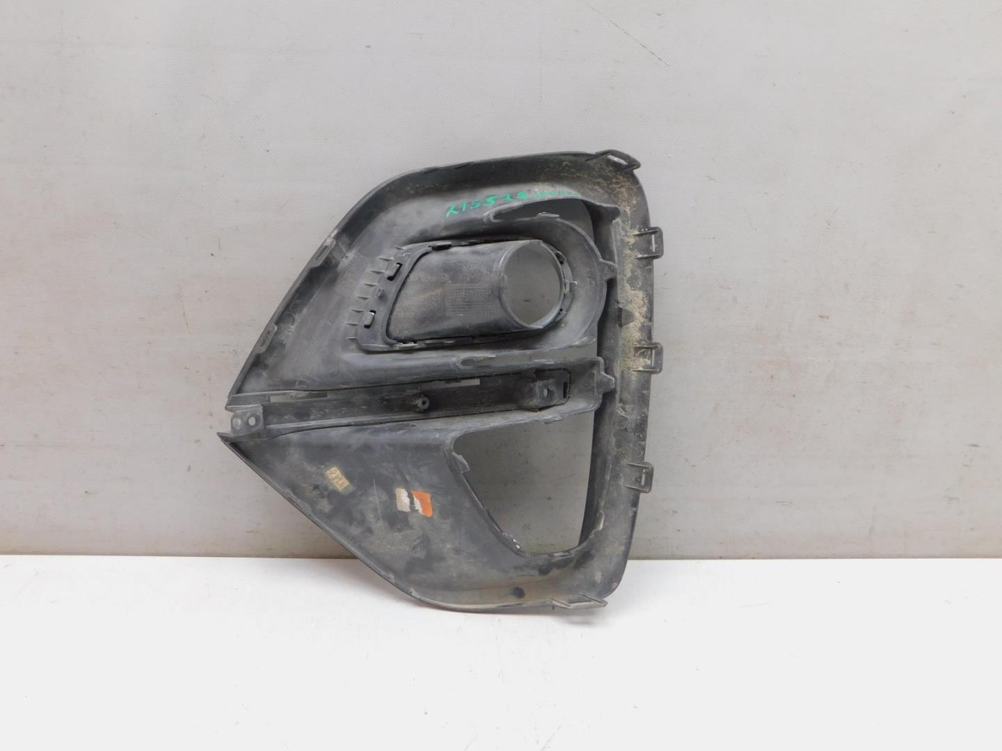 Решетка в бампер правая