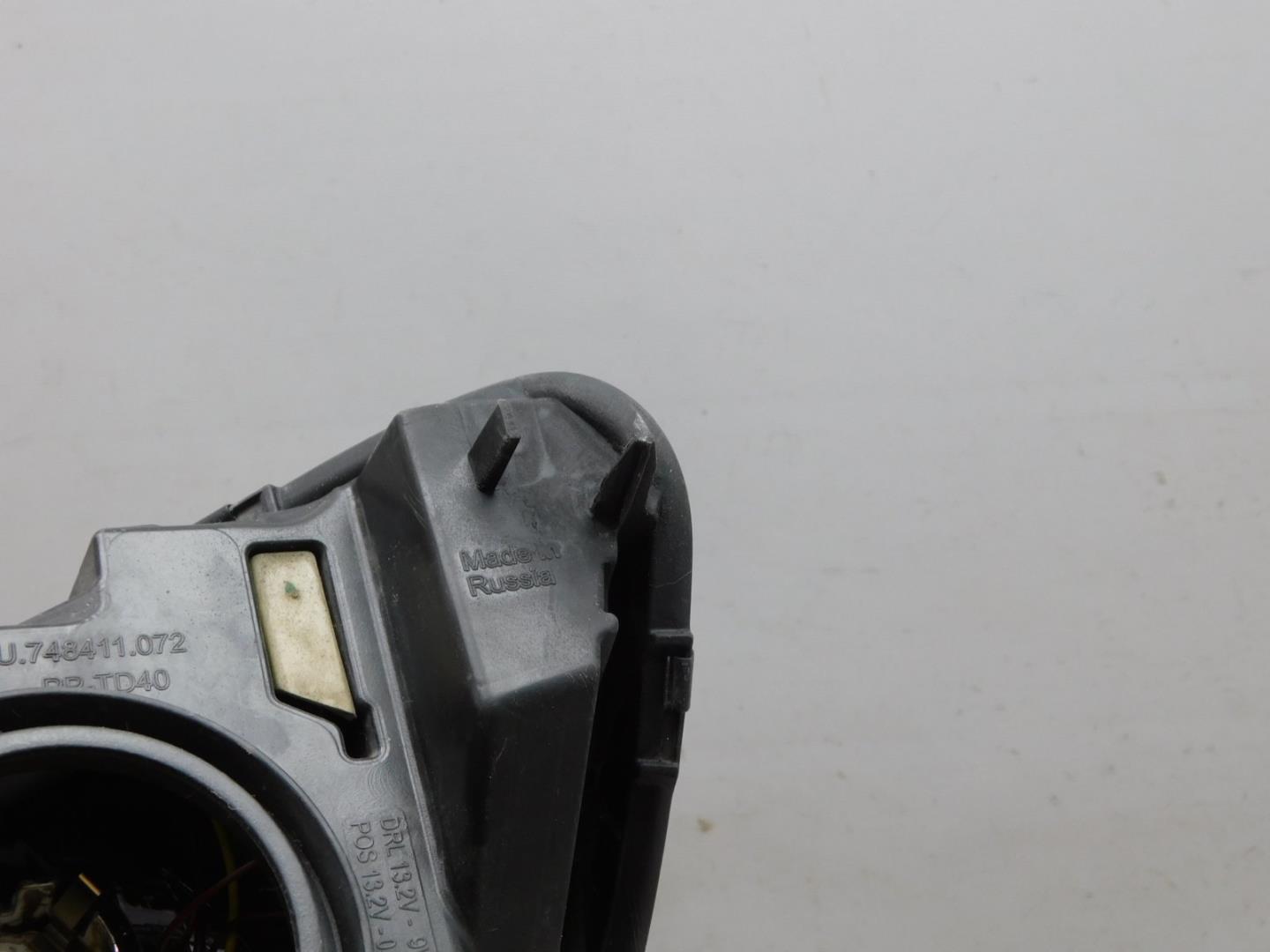 Фара правая