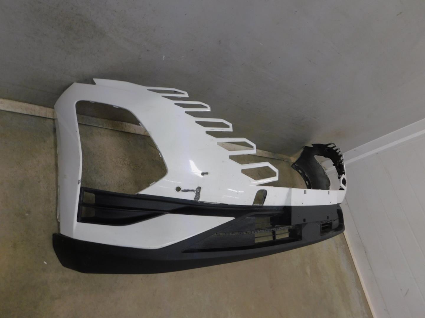 Бампер передний