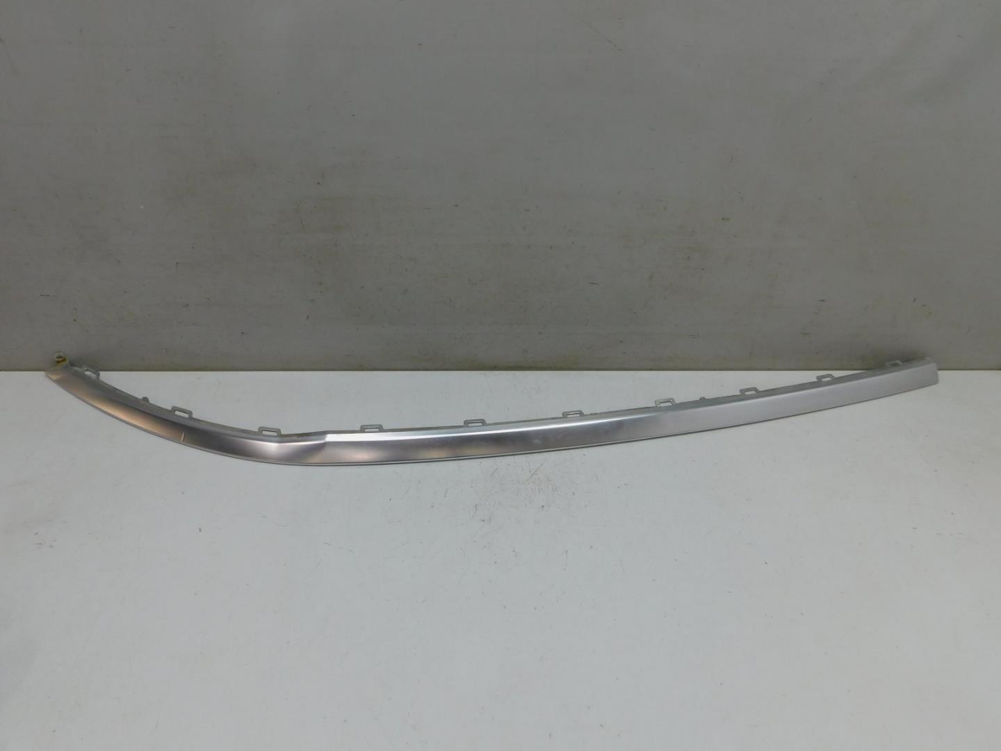 Молдинг заднего бампера