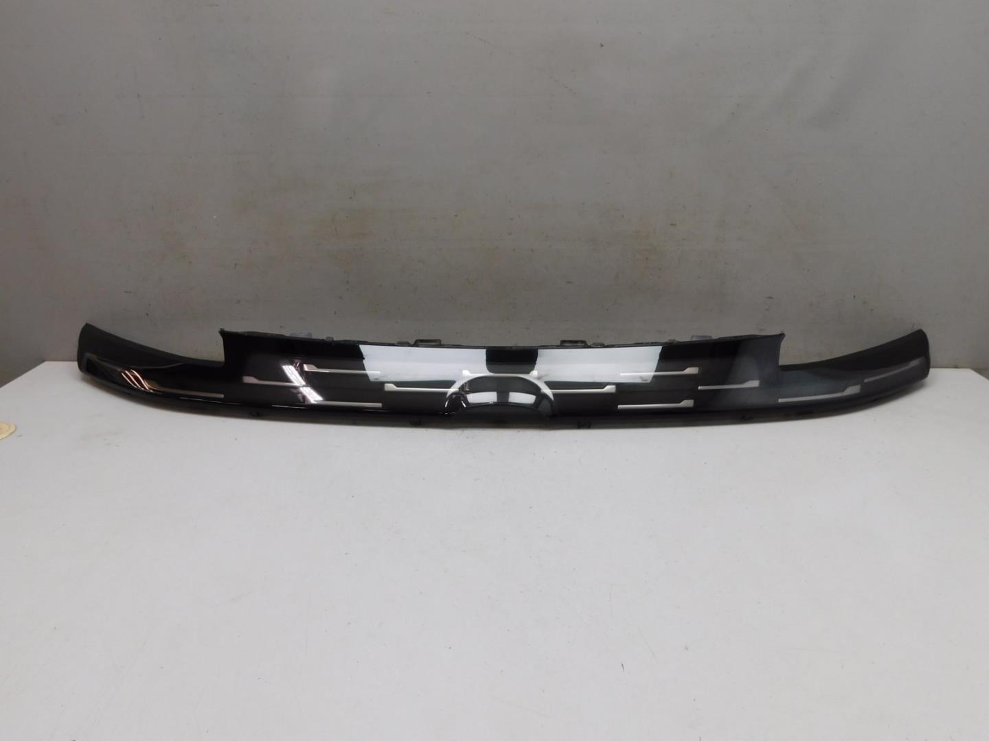 Накладка на решетку радиатора