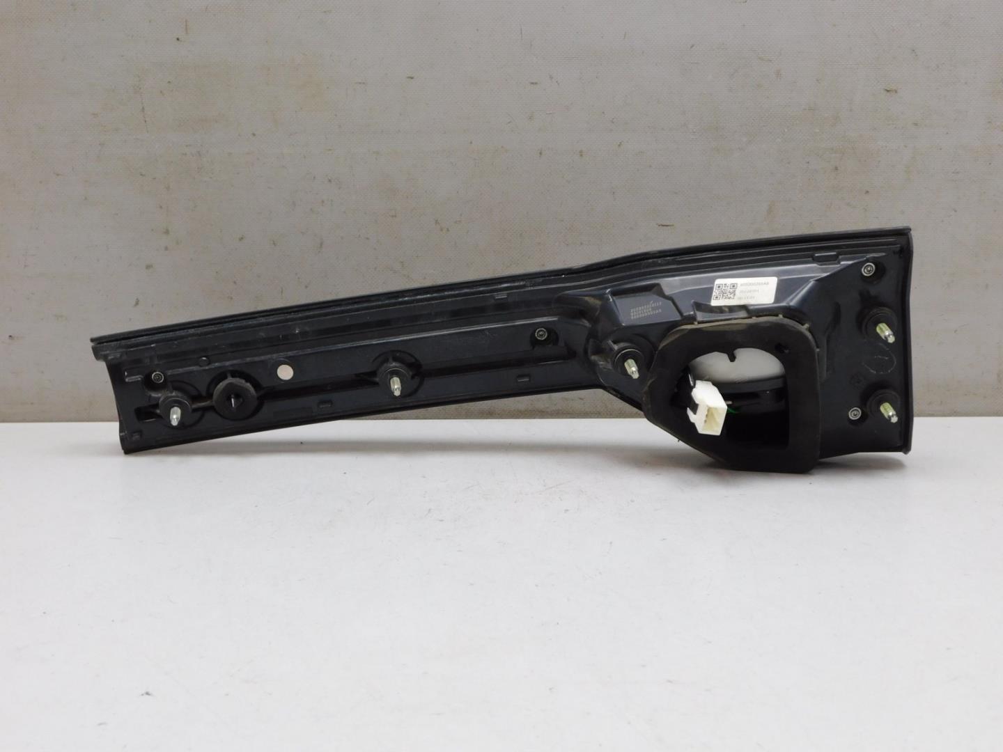 Фонарь задний внутренний левый