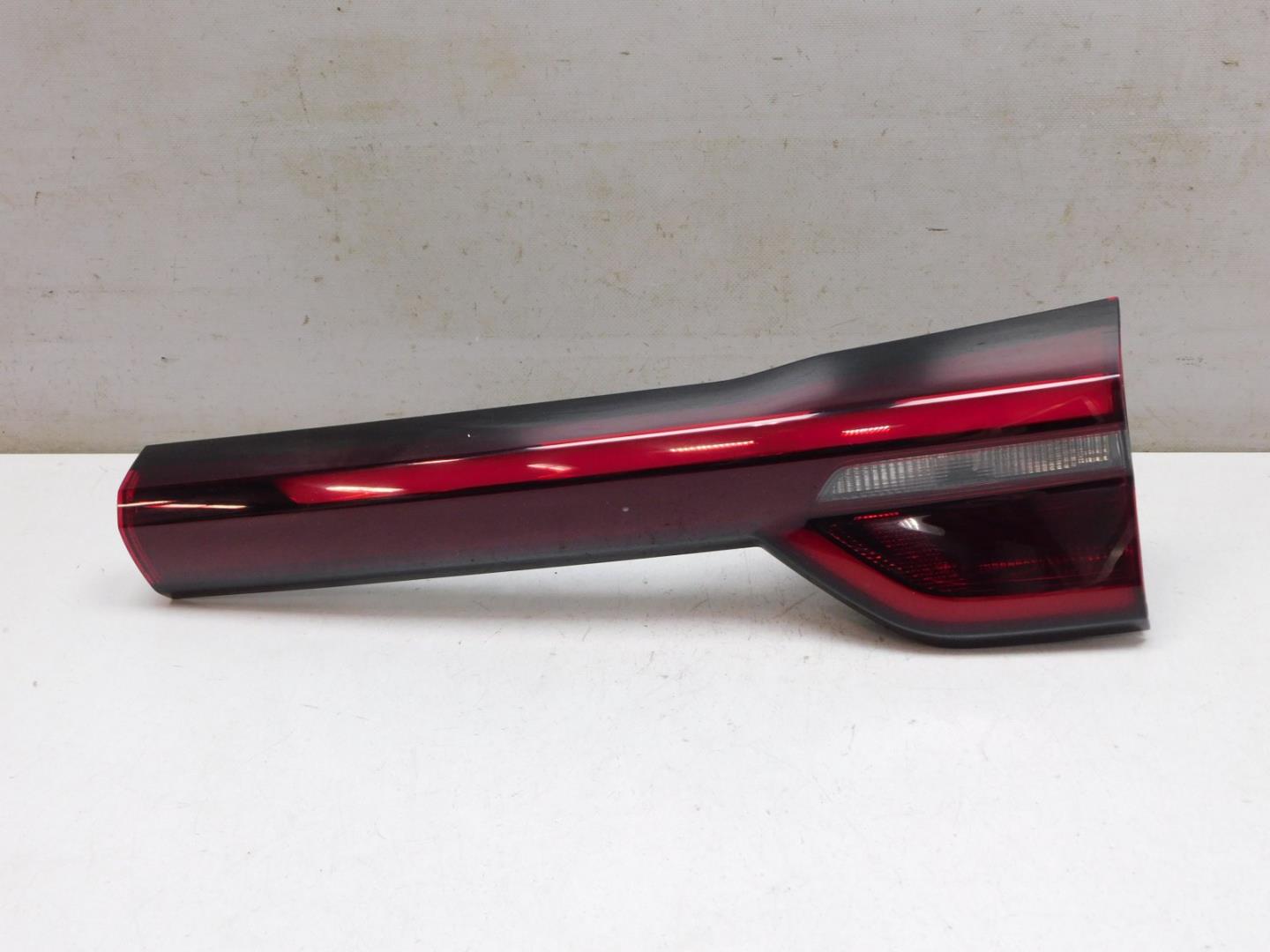 Фонарь задний внутренний правый