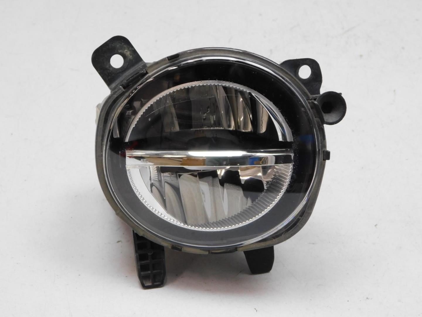 Фара противотуманная правая