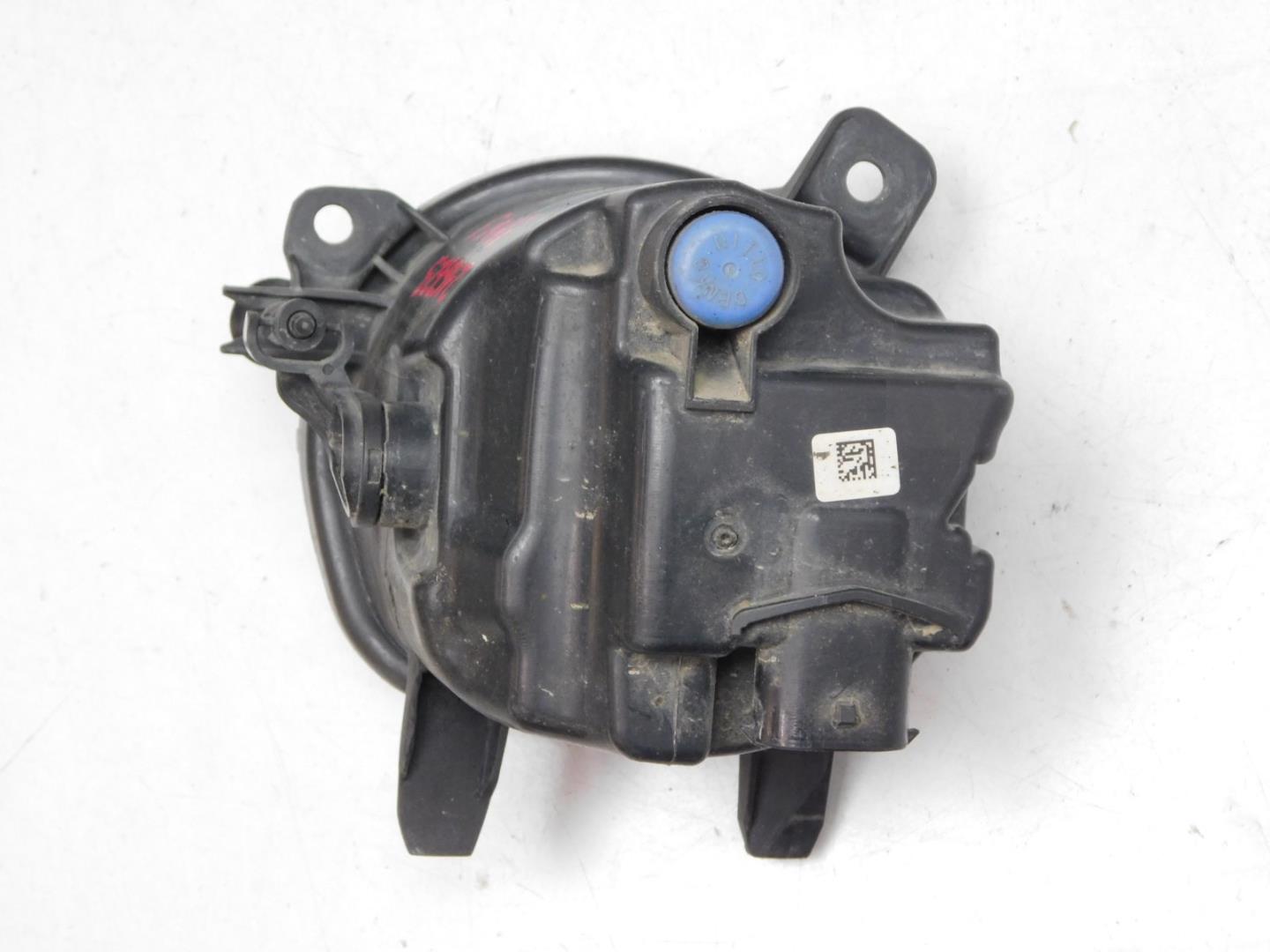 Фара противотуманная правая