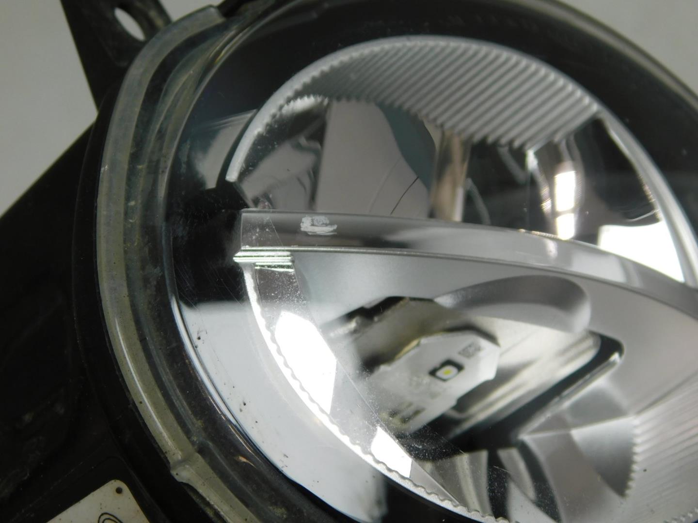 Фара противотуманная правая