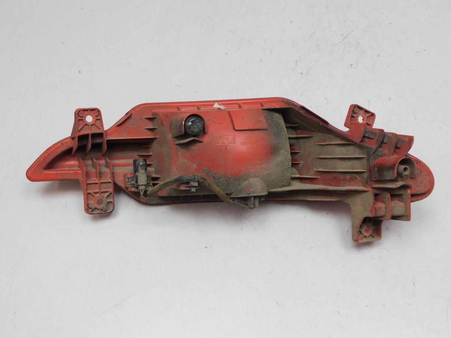 Фонарь задний в бампер левый