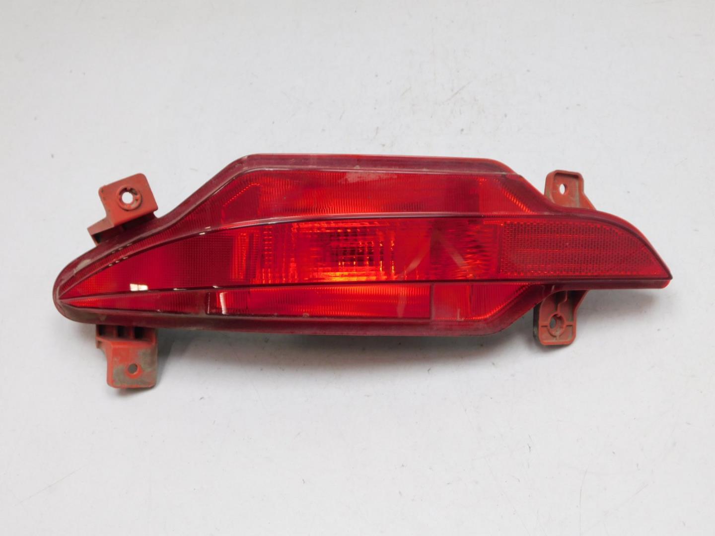 Фонарь задний в бампер левый