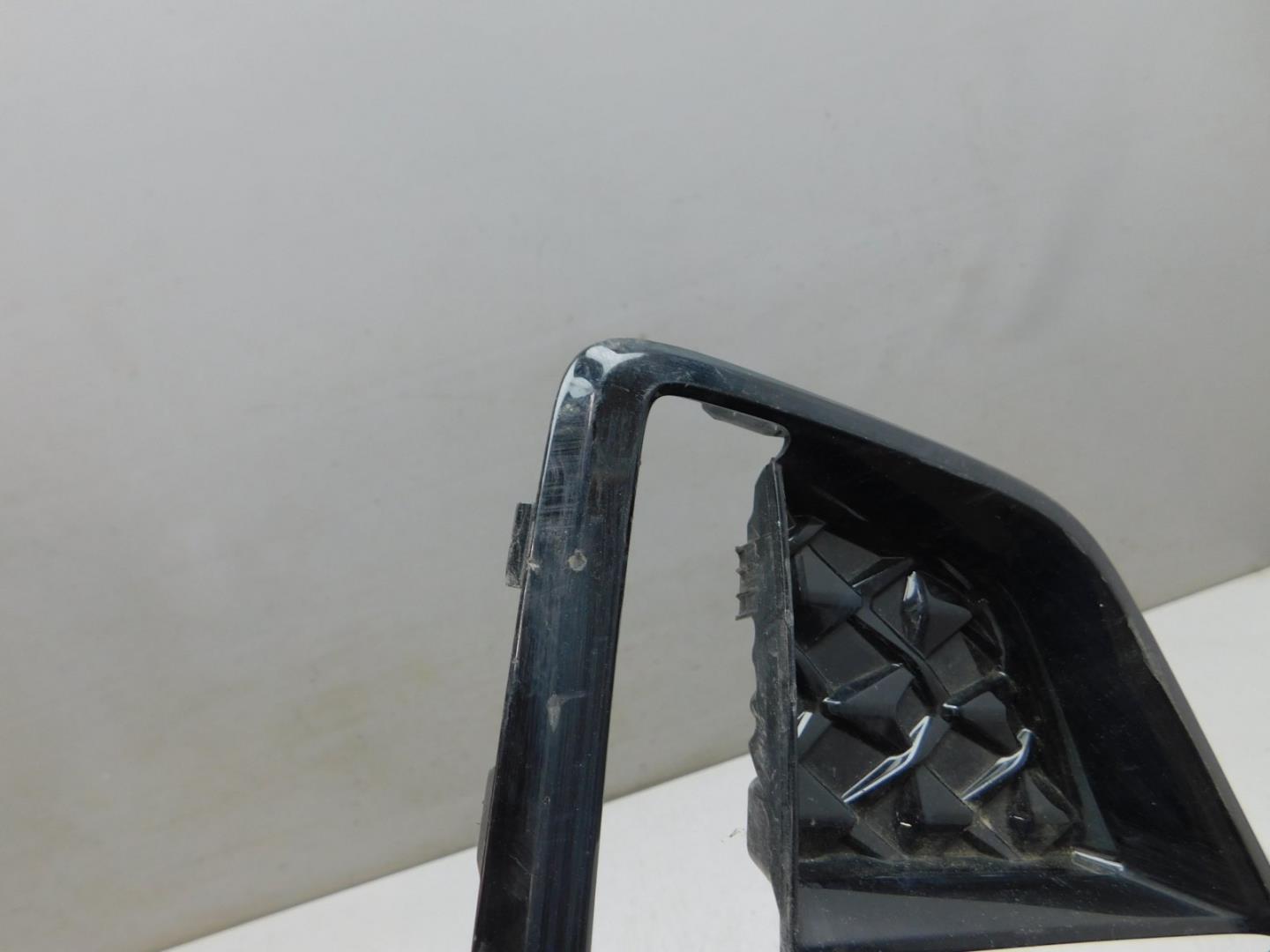 Решетка в бампер правая