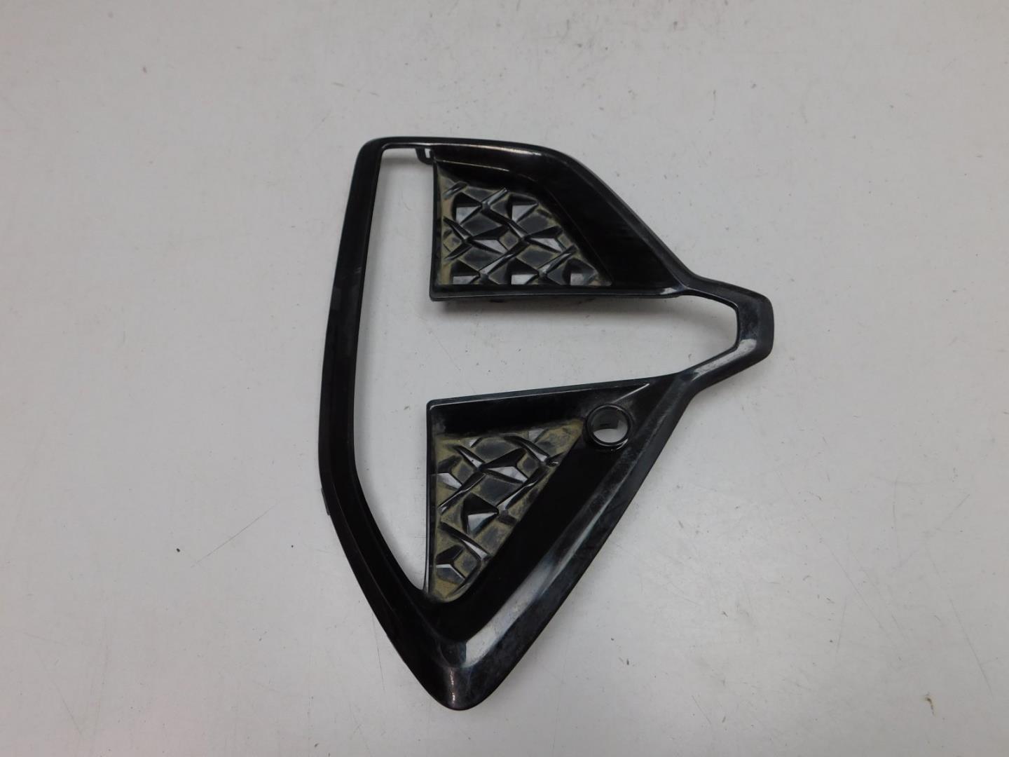 Решетка в бампер правая