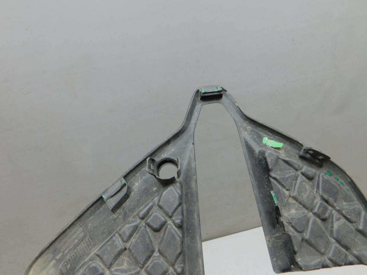 Решетка в бампер правая