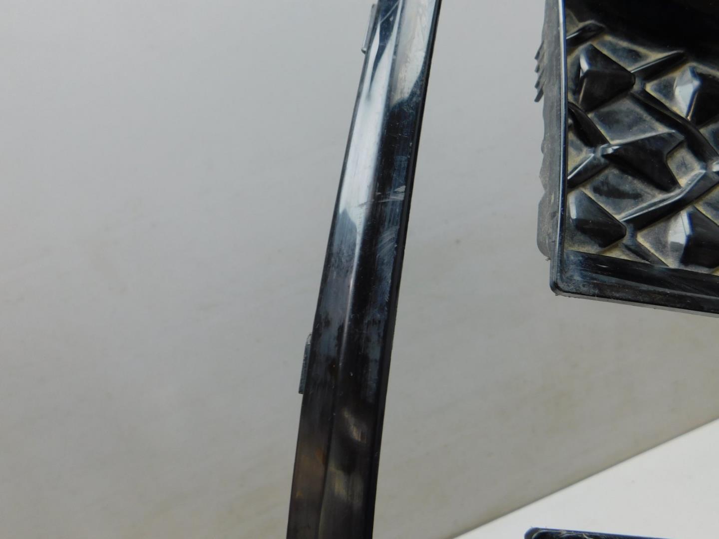 Решетка в бампер правая