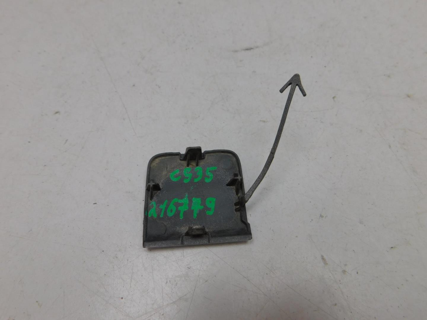 Заглушка буксировочного крюка