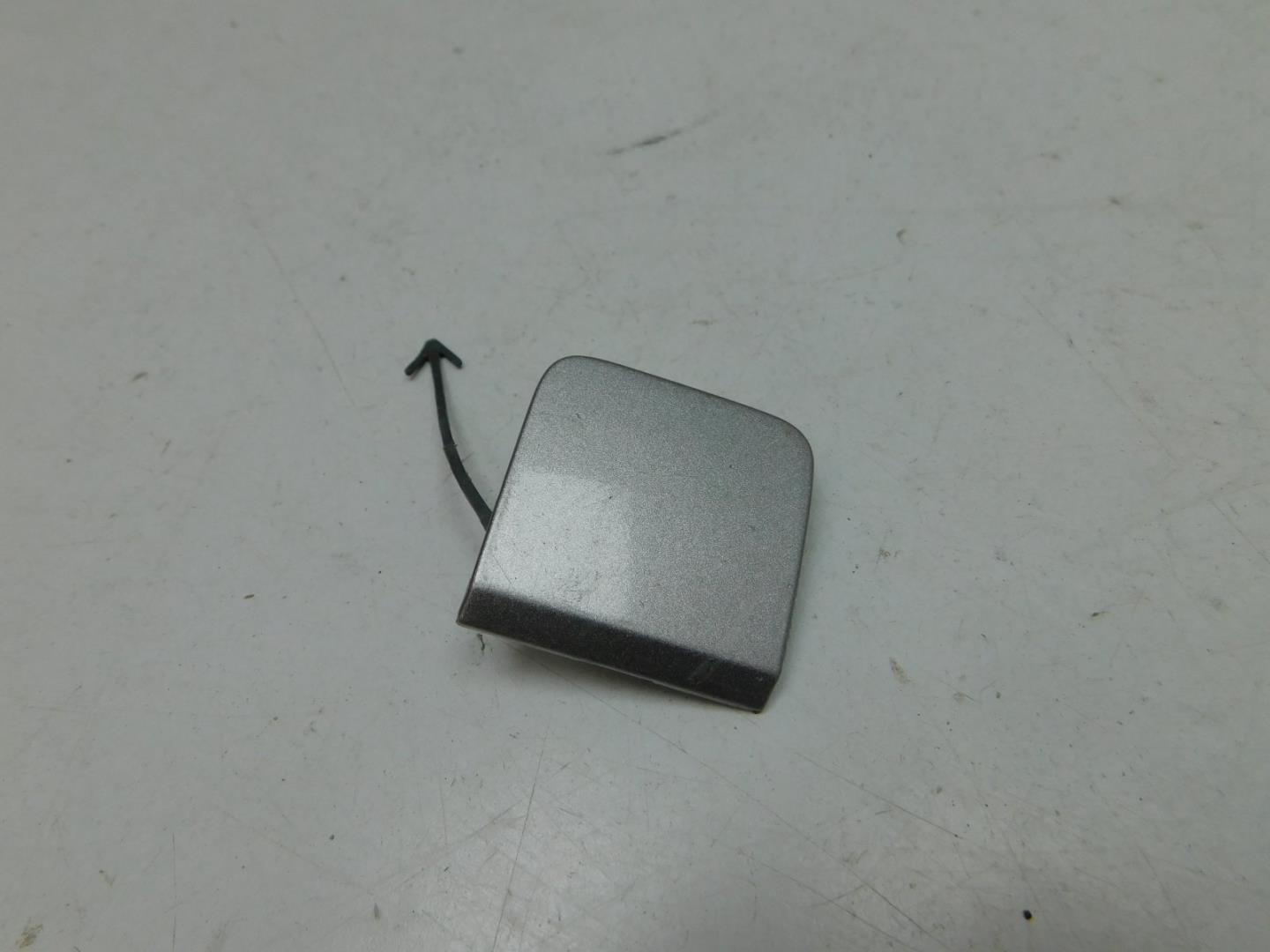 Заглушка буксировочного крюка