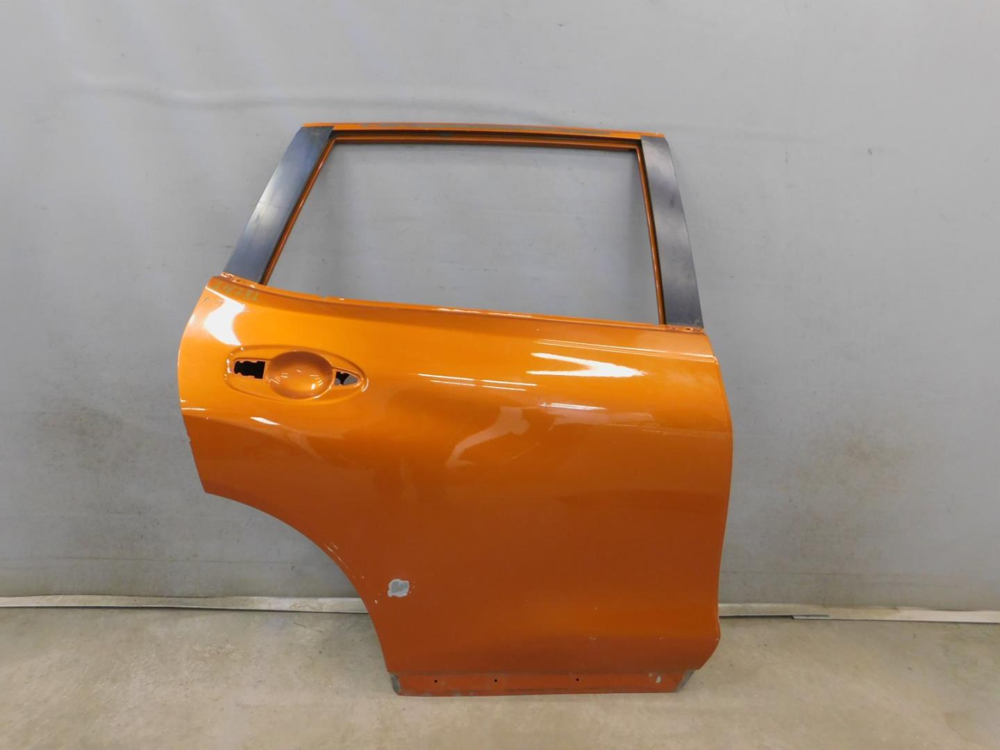 Дверь задняя правая