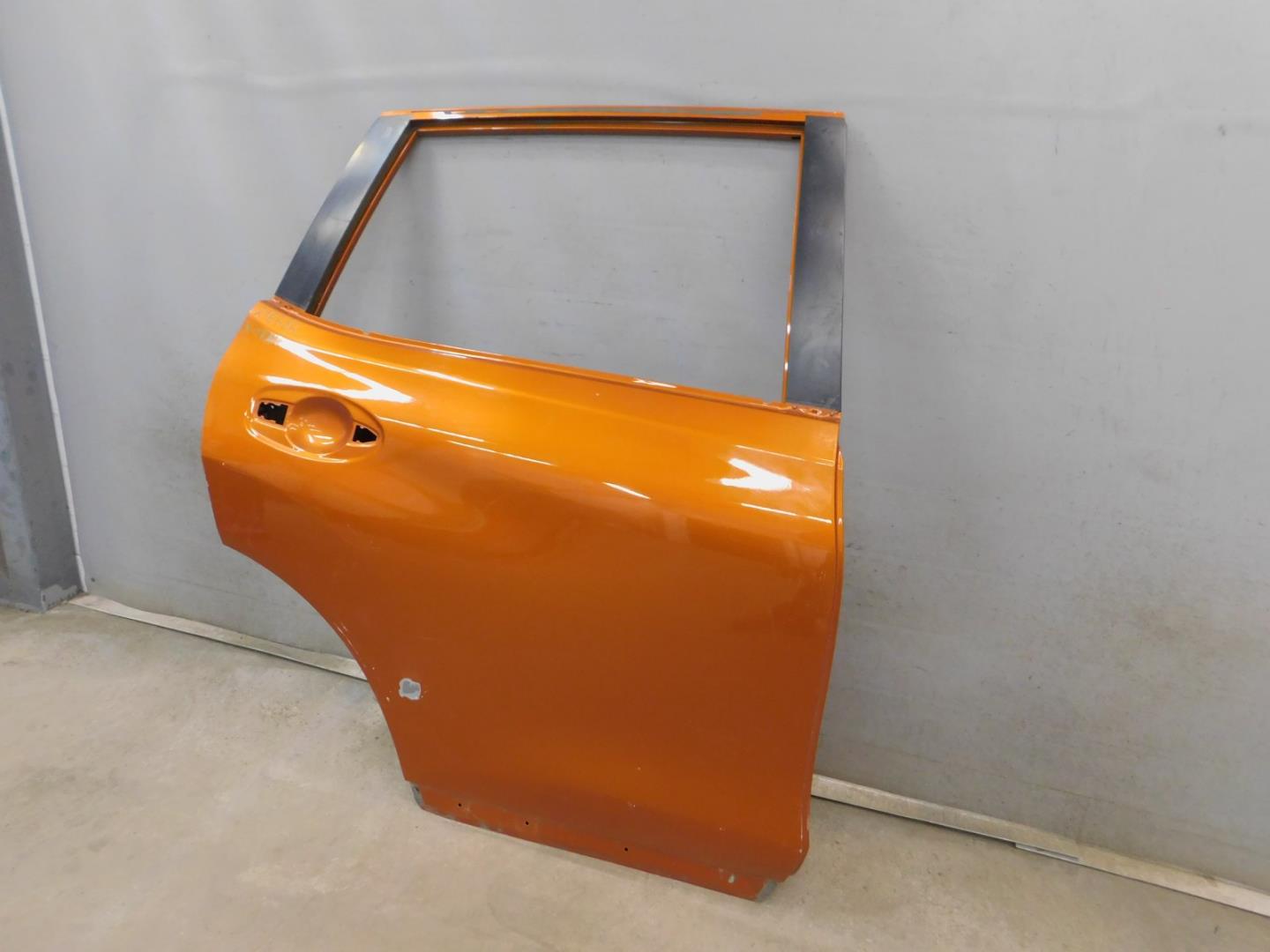 Дверь задняя правая