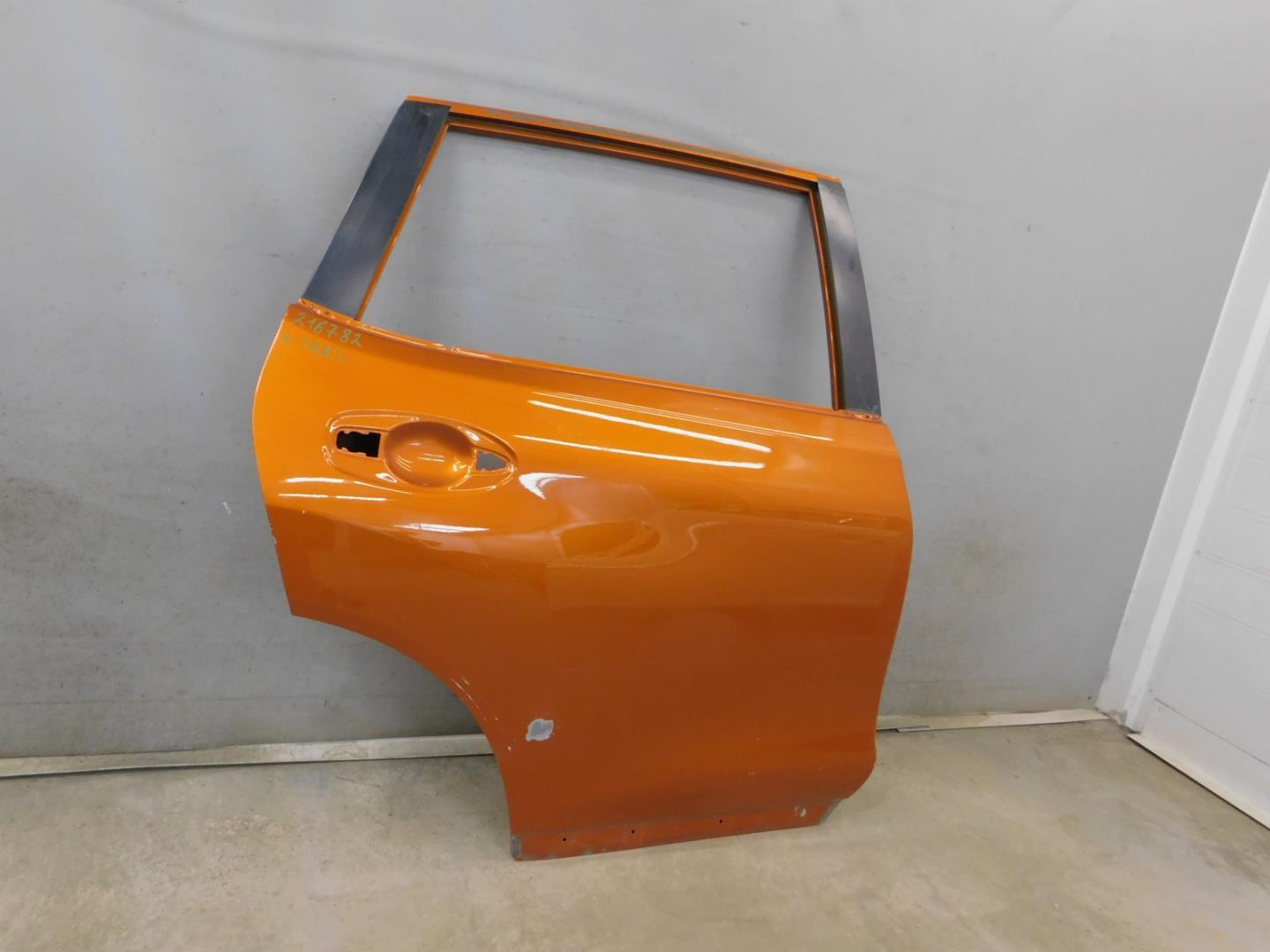 Дверь задняя правая