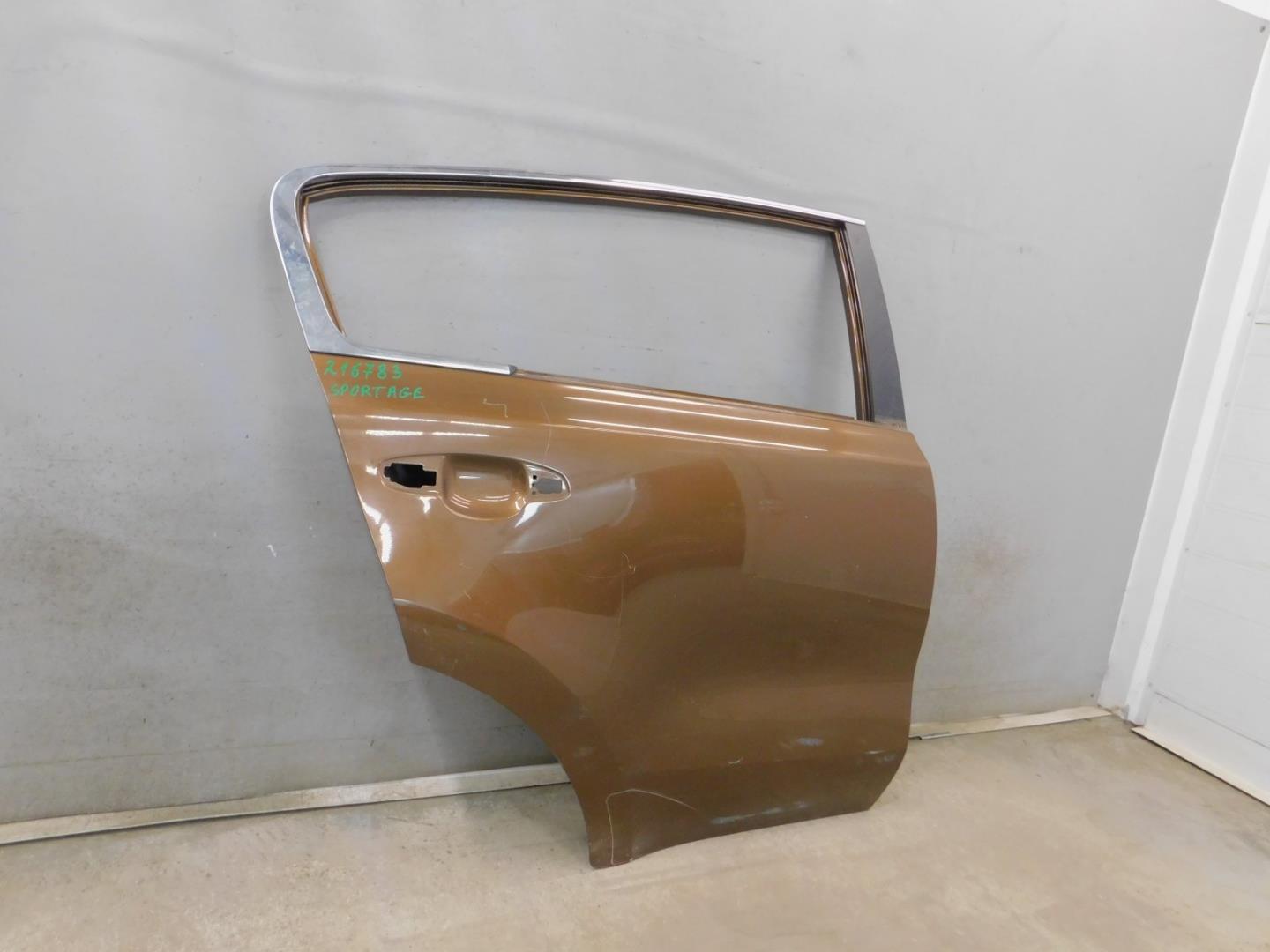 Дверь задняя правая