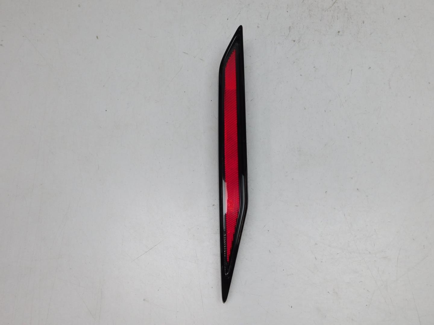 Фонарь задний в бампер левый