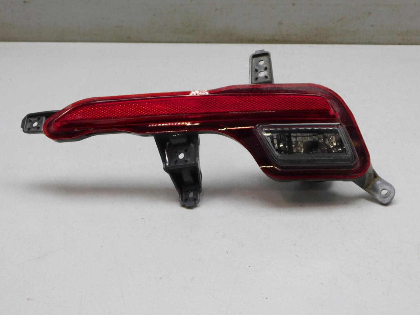 Фонарь задний в бампер правый