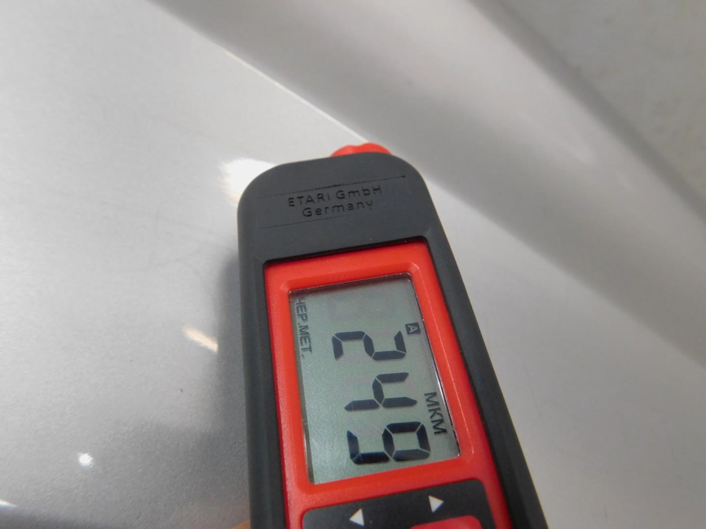 Крыло переднее правое