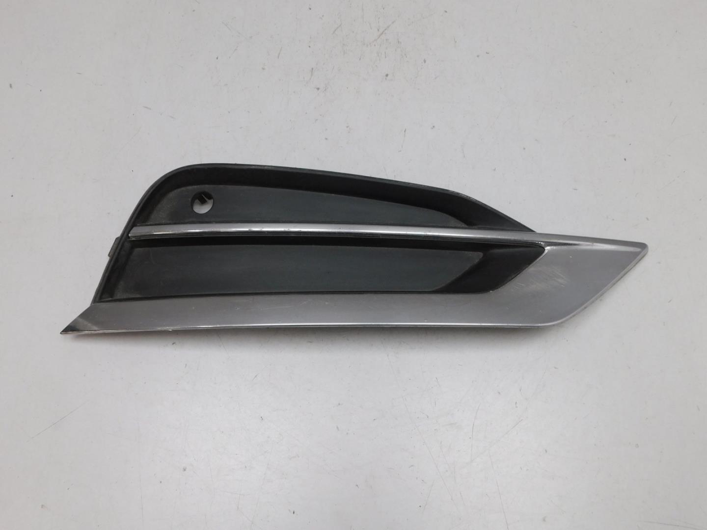 Решетка в бампер правая