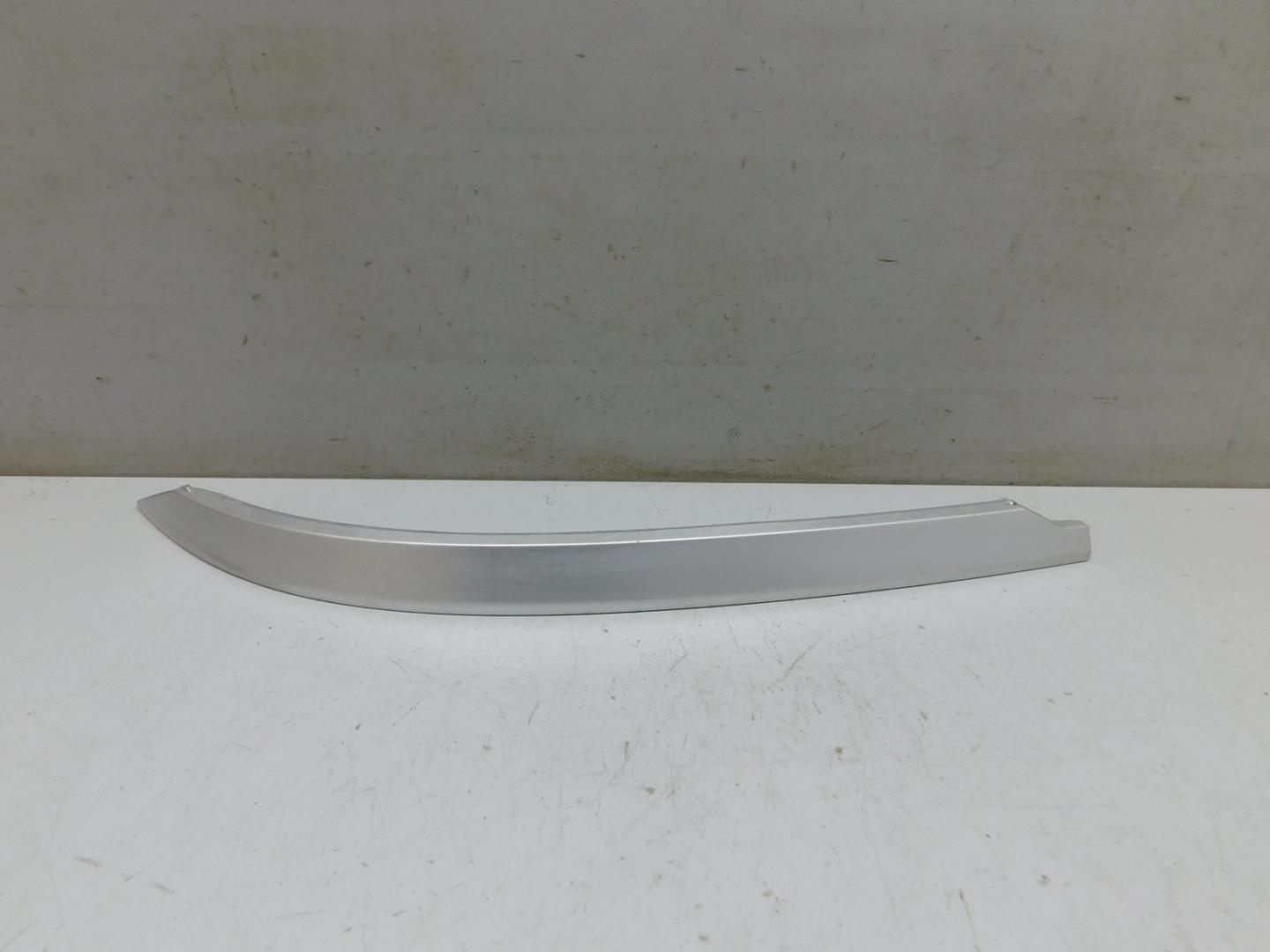 Накладка заднего бампера левая