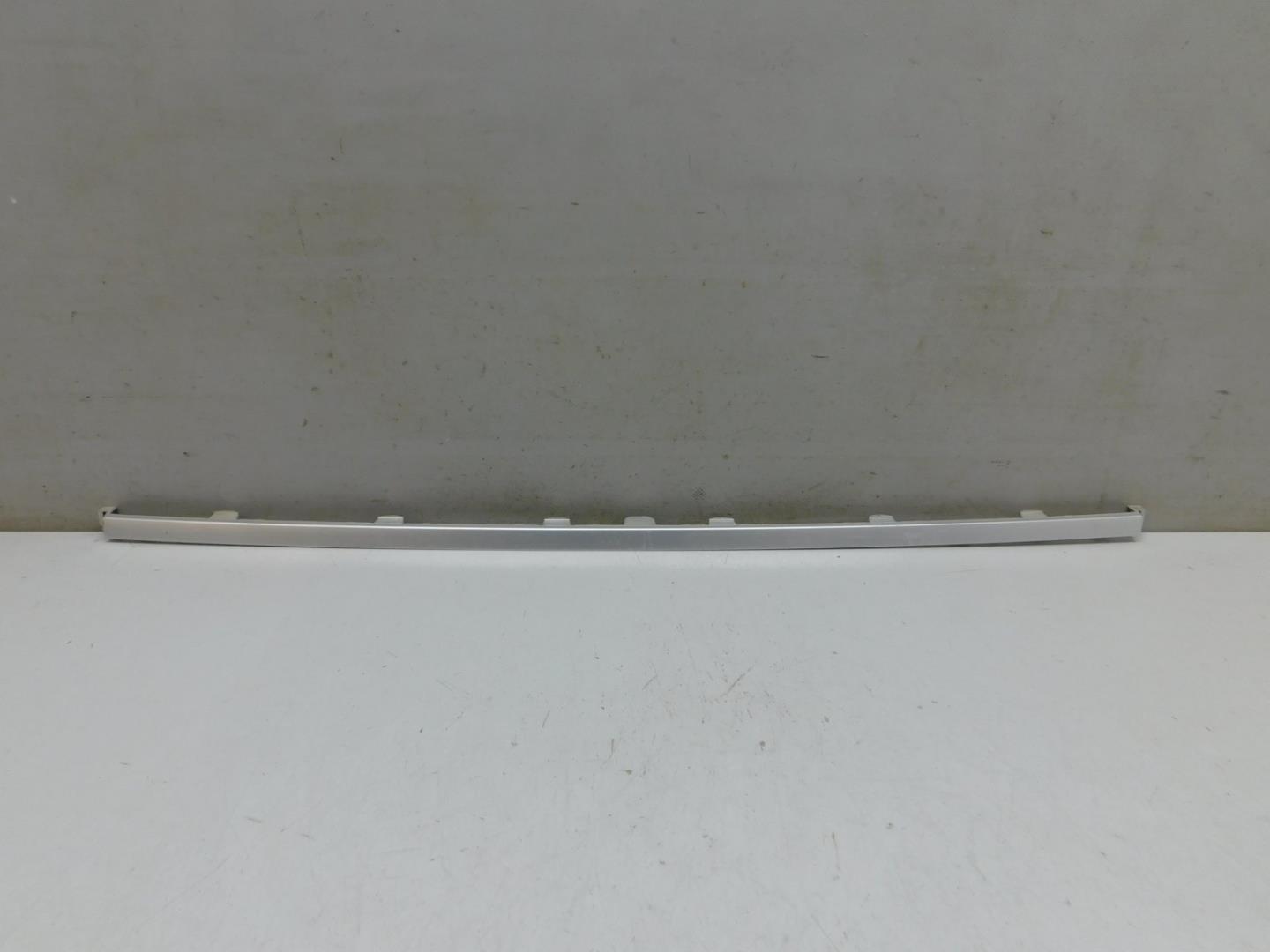 Молдинг переднего бампера