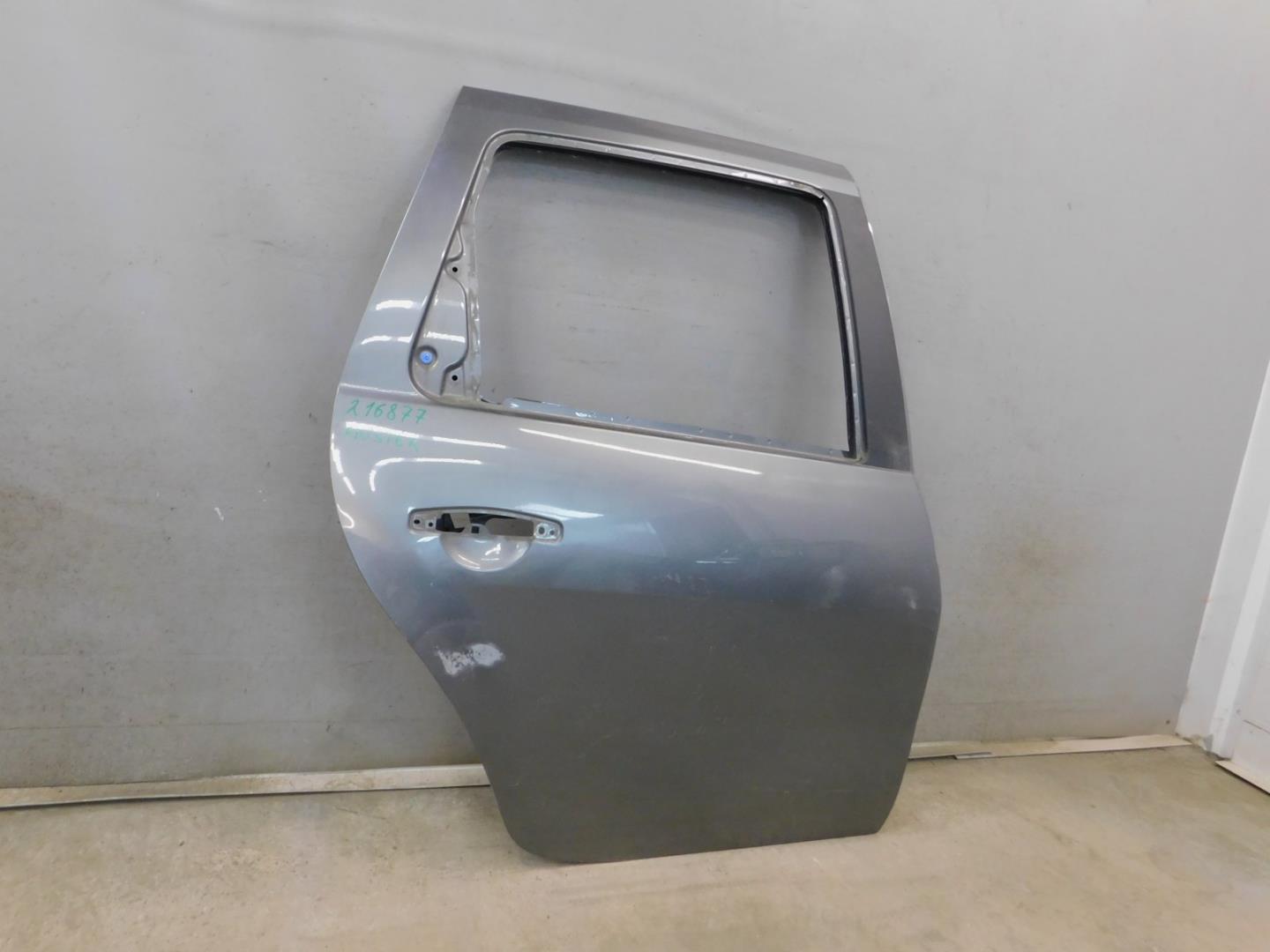 Дверь задняя правая