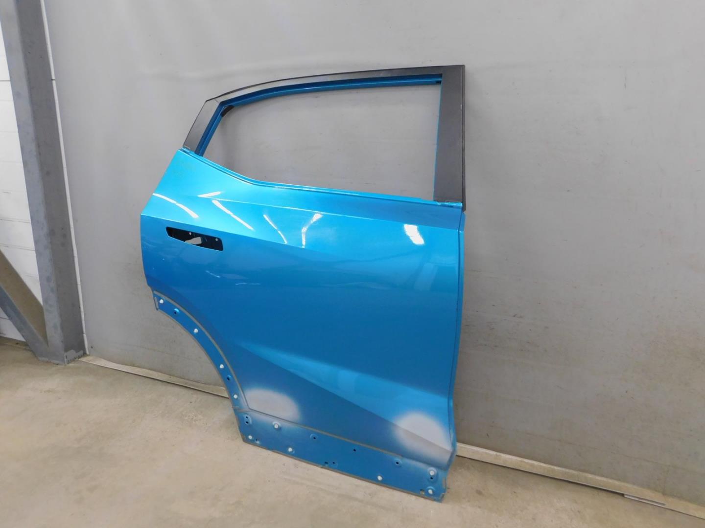 Дверь задняя правая