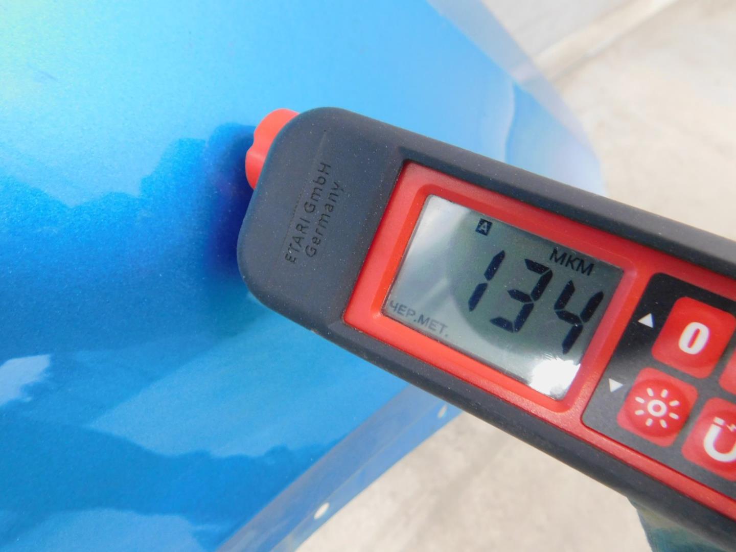 Крыло переднее правое