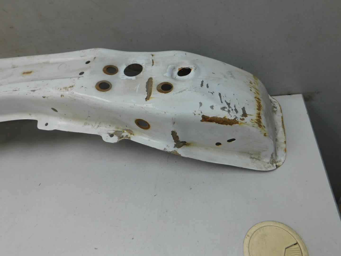 Усилитель переднего бампера