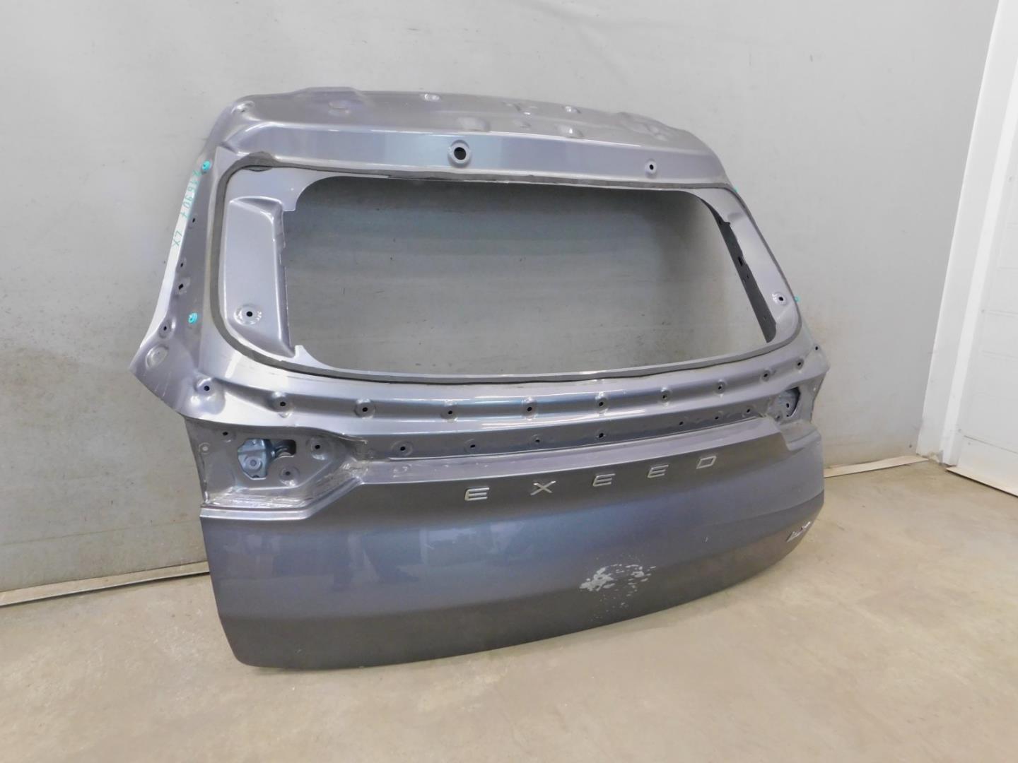 Дверь багажника