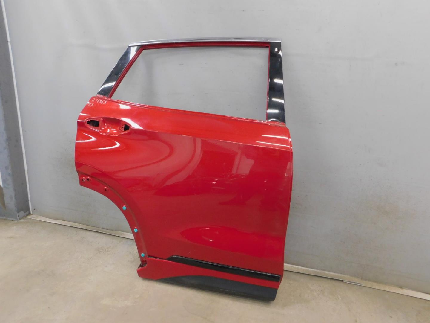 Дверь задняя правая