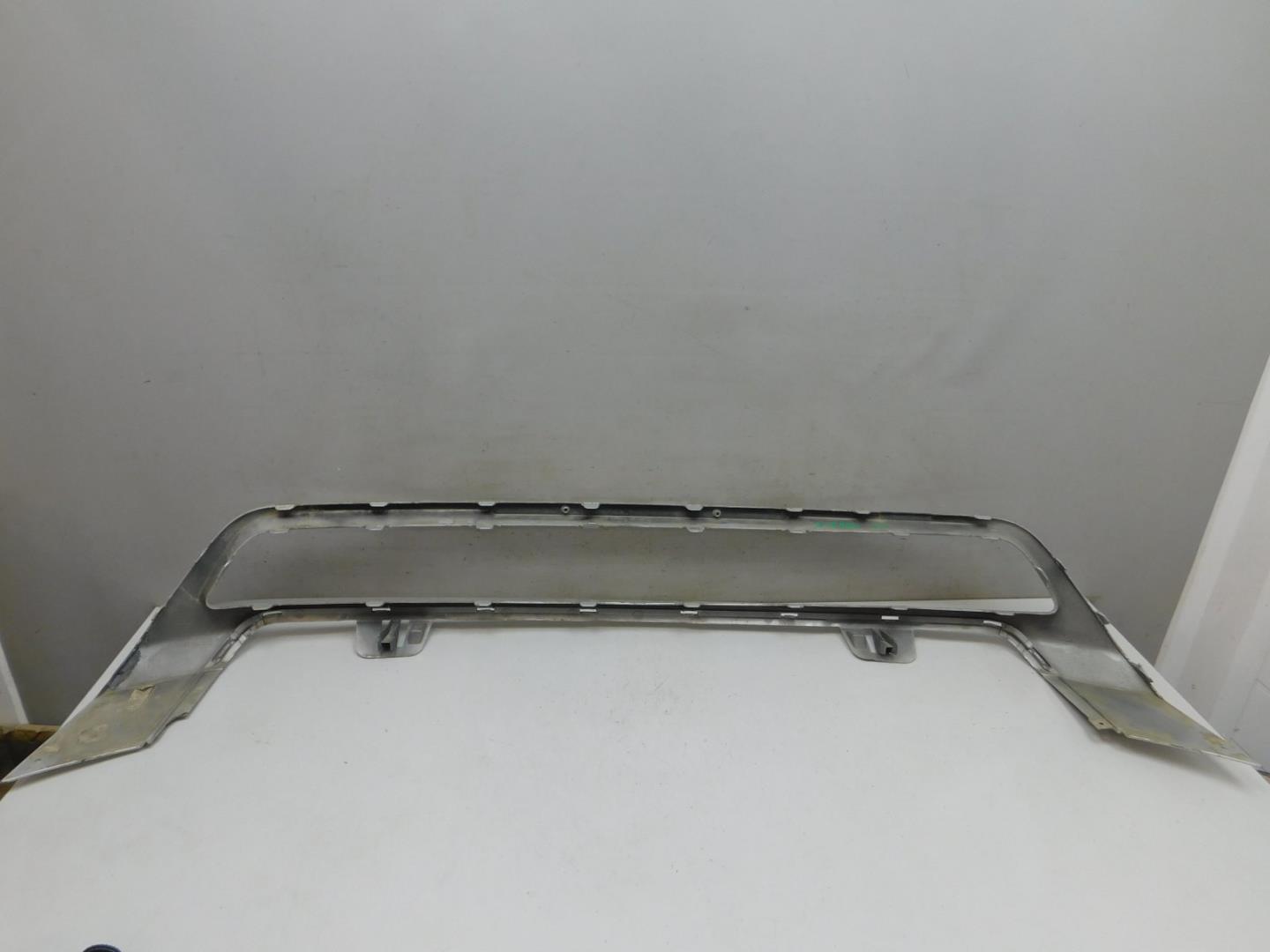 Накладка переднего бампера