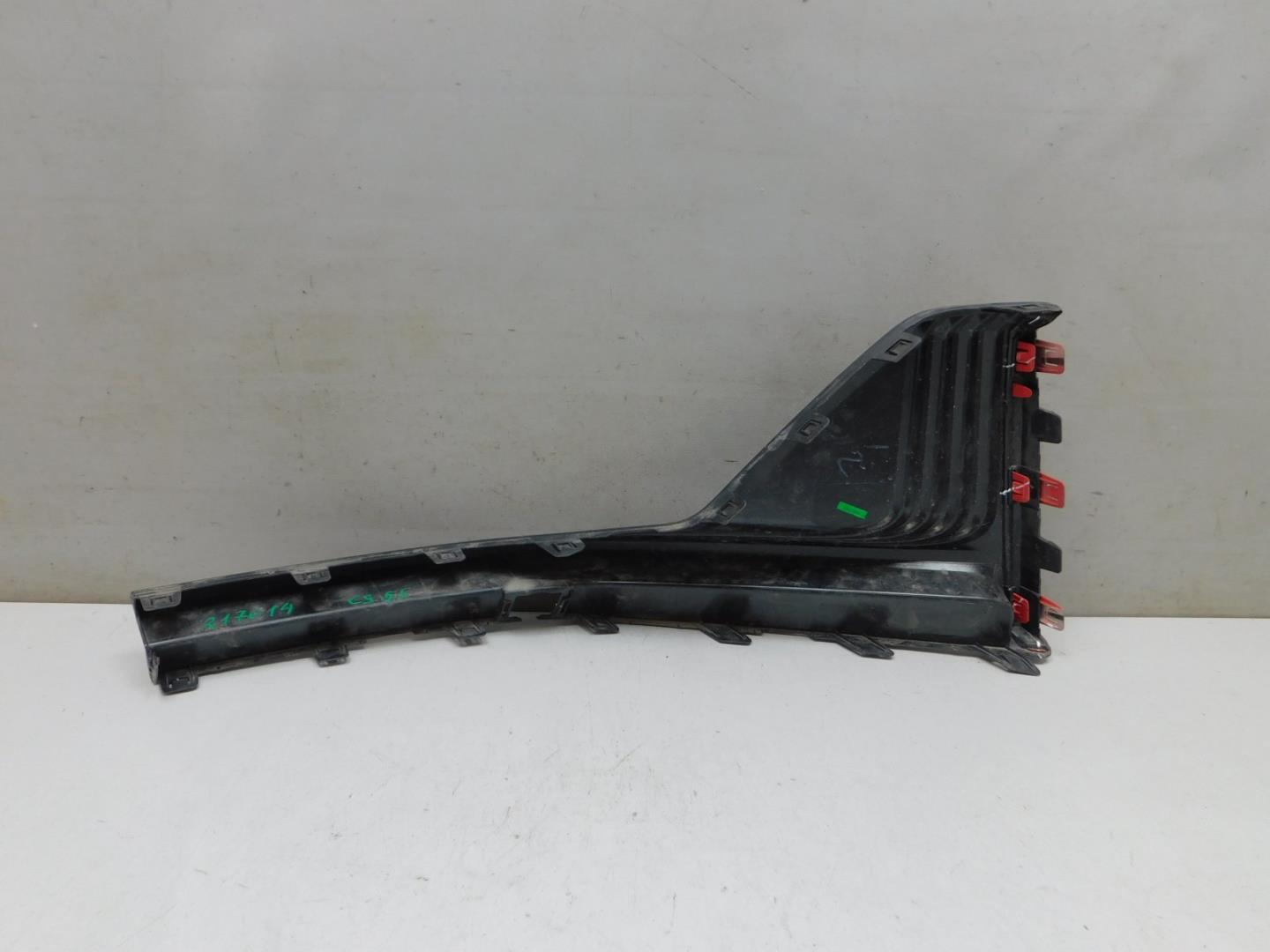 Накладка переднего бампера