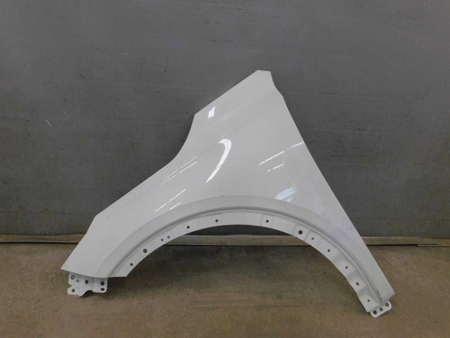 Крыло переднее левое