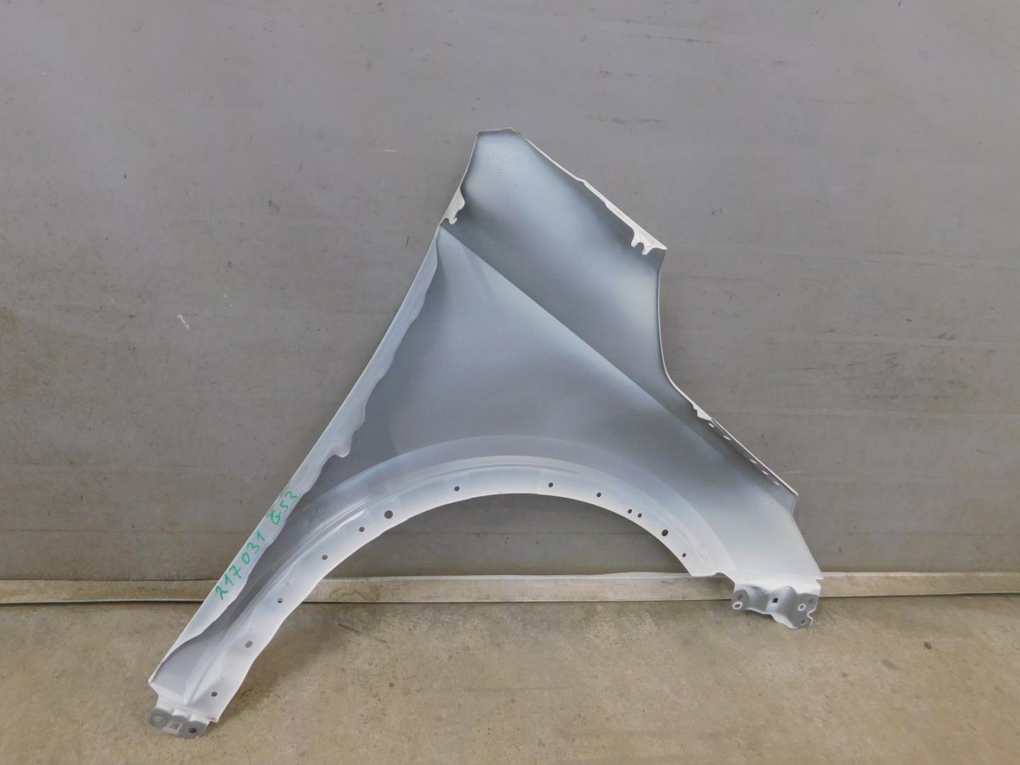 Крыло переднее левое