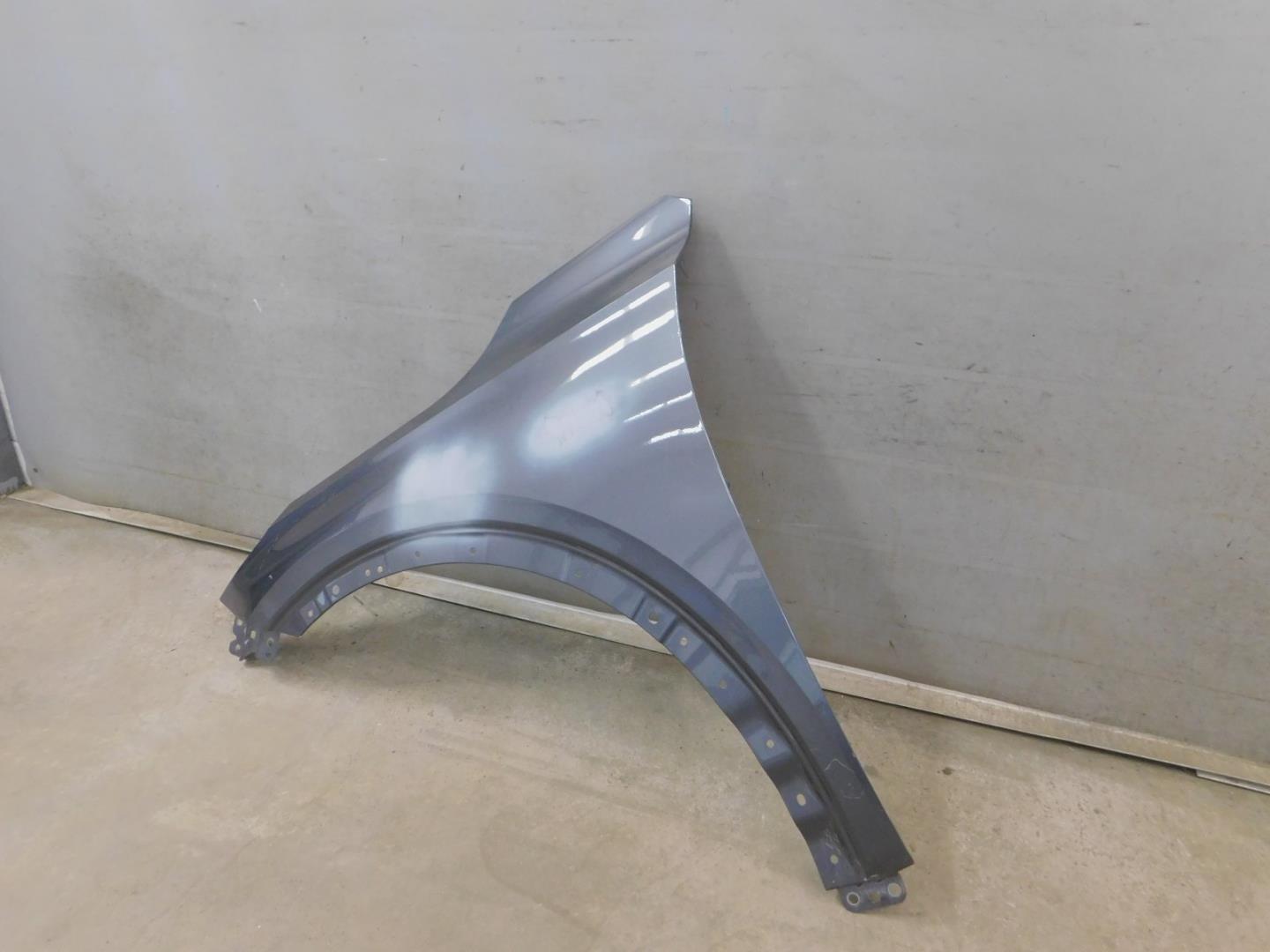 Крыло переднее левое